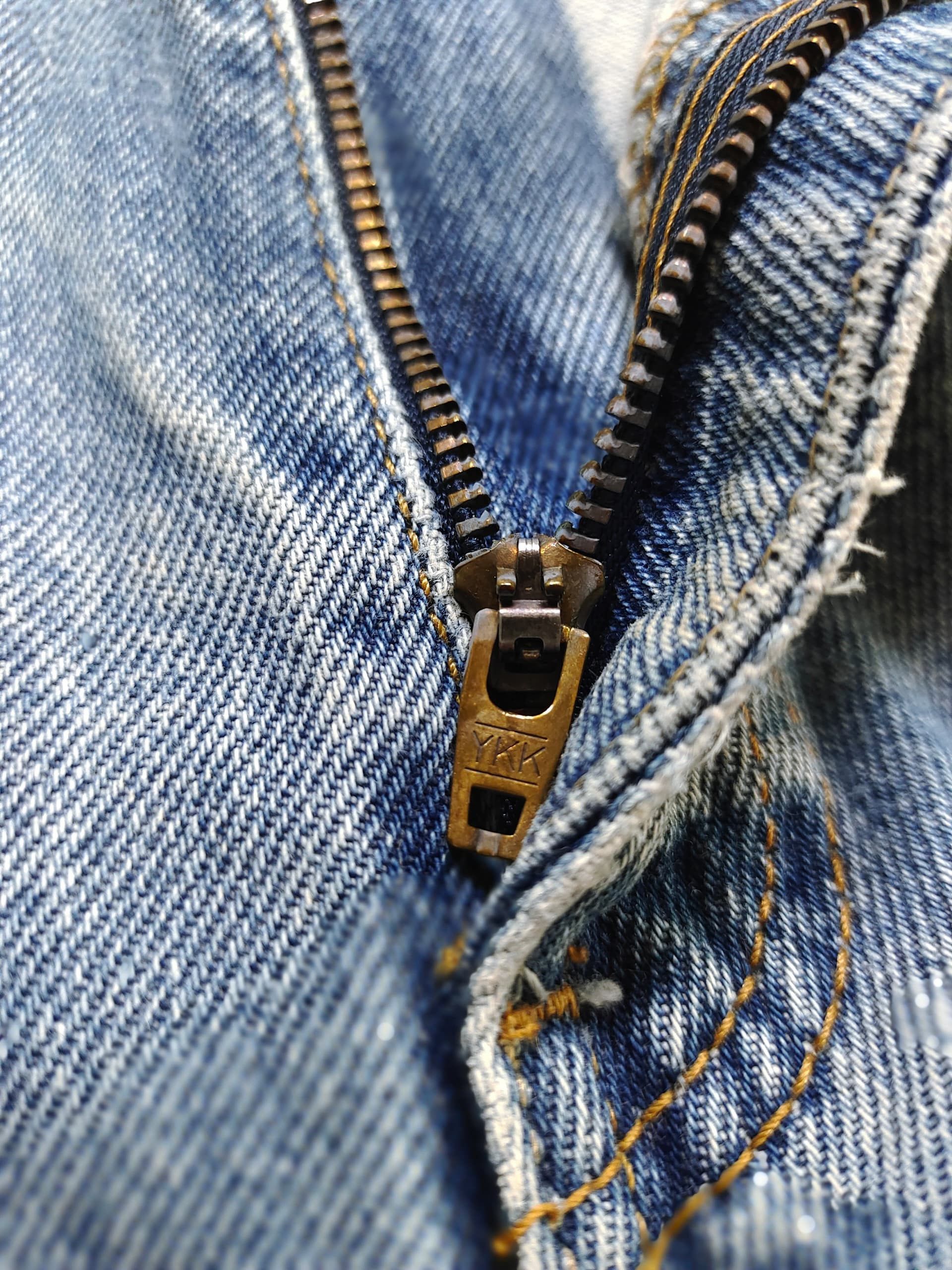 Levi's Vintage Levi’s 550 Relaxed Fit Distressed Light Wash Jeans Size US 34 / EU 50 - 7 Thumbnail
