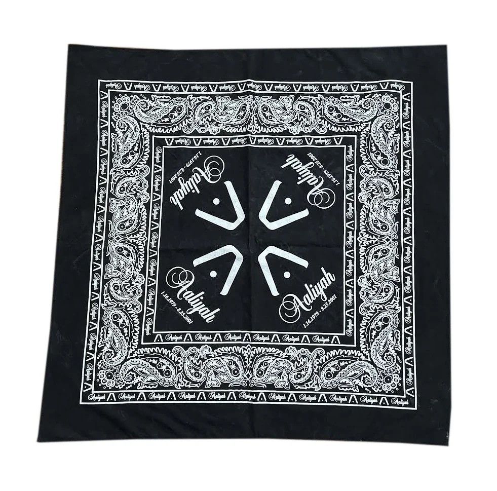 Vintage Vintage Aaliyah RIP Bandana Size ONE SIZE - 1 Thumbnail