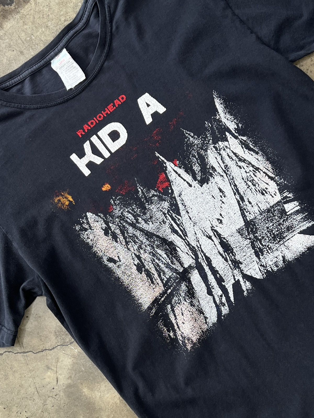 Band Tees Vintage 2000s Radiohead Kid A Tee Large Size US L / EU 52-54 / 3 - 1 Thumbnail