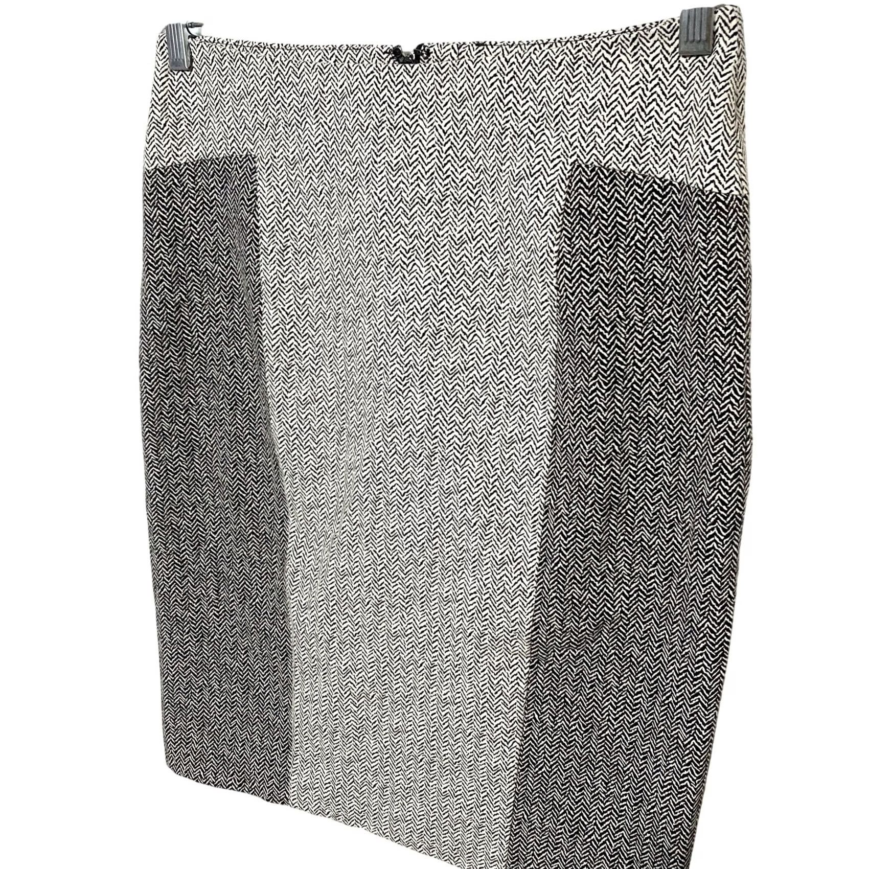 Vintage VINTAGE Rachel Roy Pencil Skirt Mini Black White Herringbone Pattern Womens Size 4 NWT Gray Short Skirt Womens 4 NWT Size 27" / US 4 / IT 40 - 3 Thumbnail