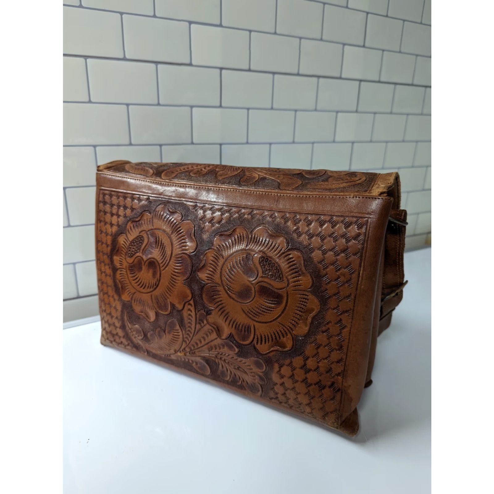 Vintage VINTAGE Leather Hand Tooled Embossed Mexican Handbag Roses Purse Woman Brown Leather Exterior Zipped Compartments 12.5in x 10in Medium Size ONE SIZE - 3 Thumbnail