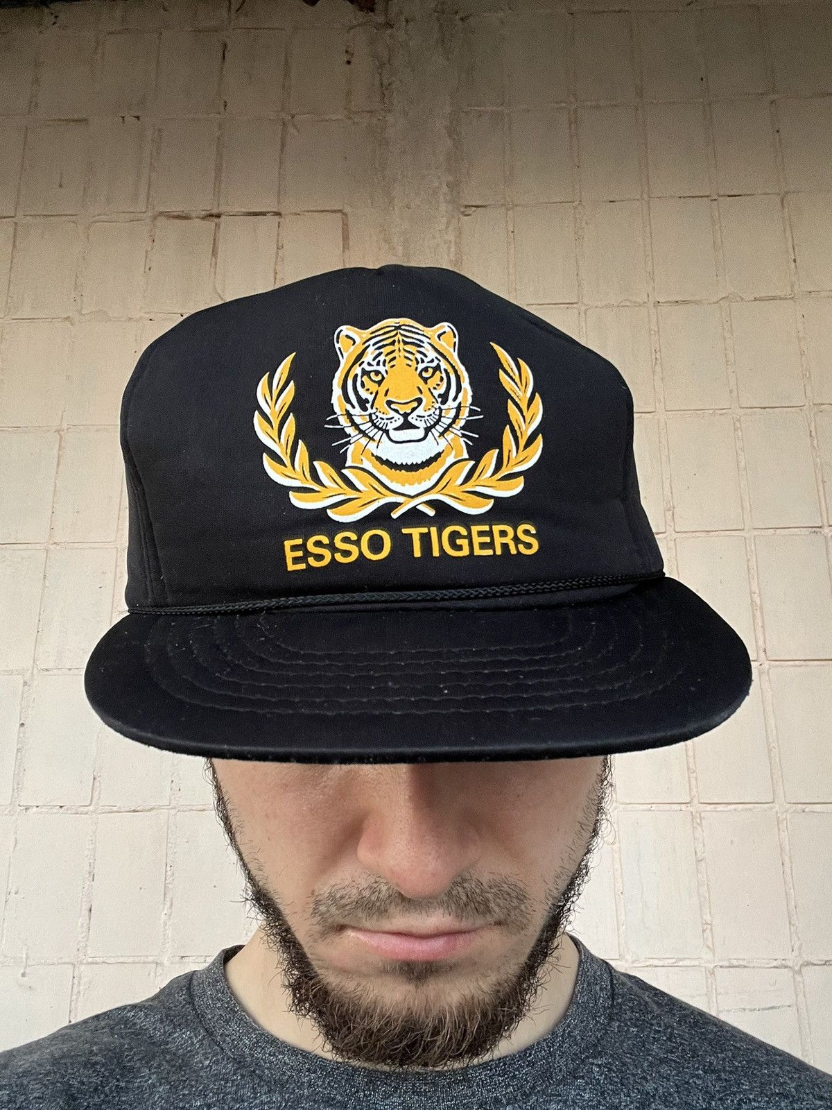 Vintage Vintage Y2K Esso Tiger Trucker Hat Yellow Size ONE SIZE - 20 Thumbnail