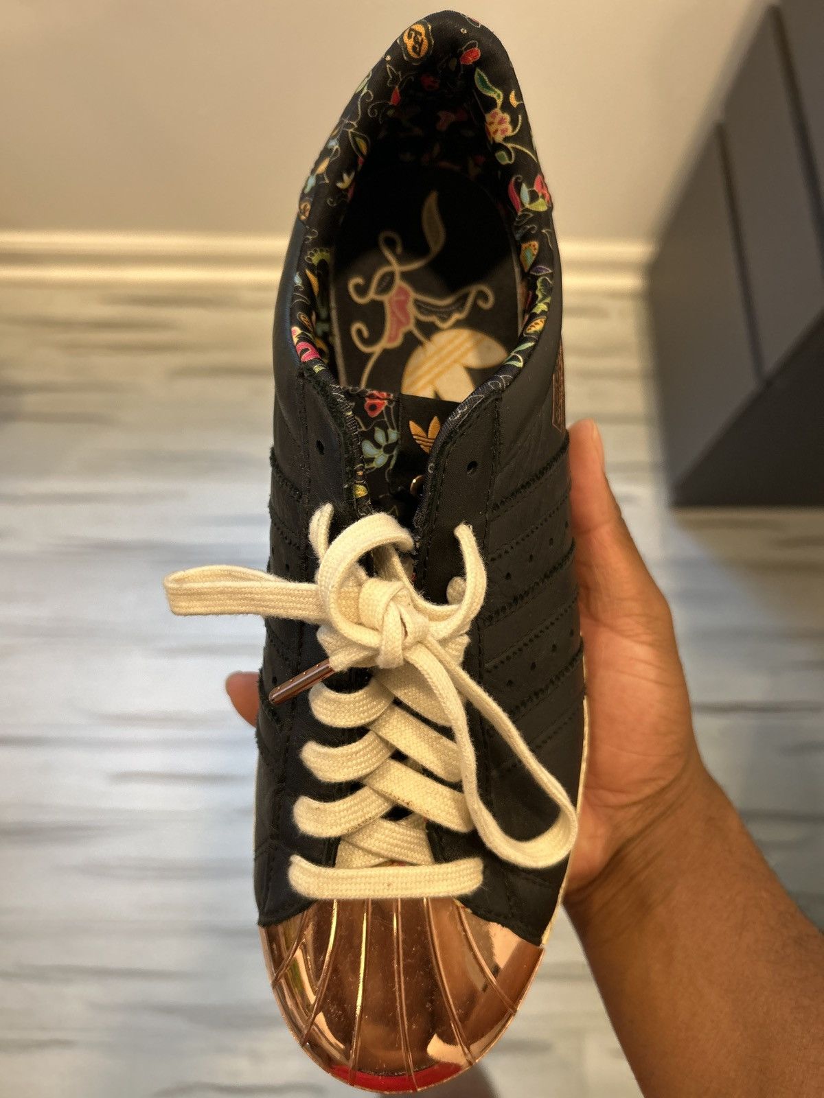 Adidas Adidas superstars Size US 10.5 / EU 43-44 - 6 Thumbnail