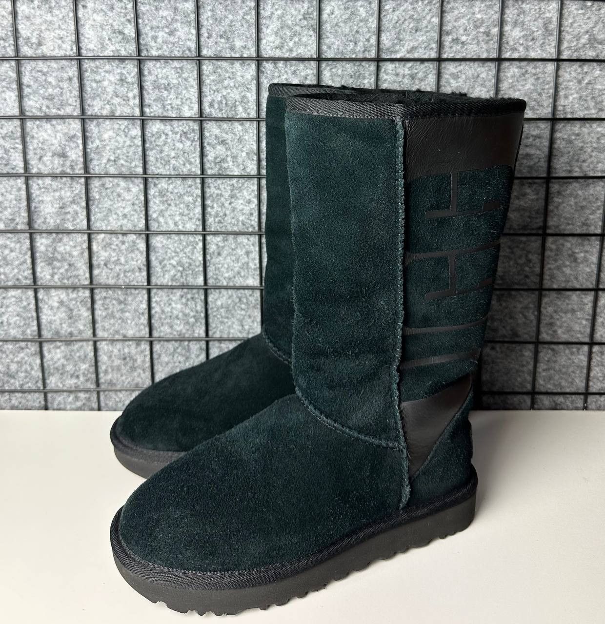Ugg UGG Suede Boots US3 Size US 6 / IT 36 - 1 Thumbnail
