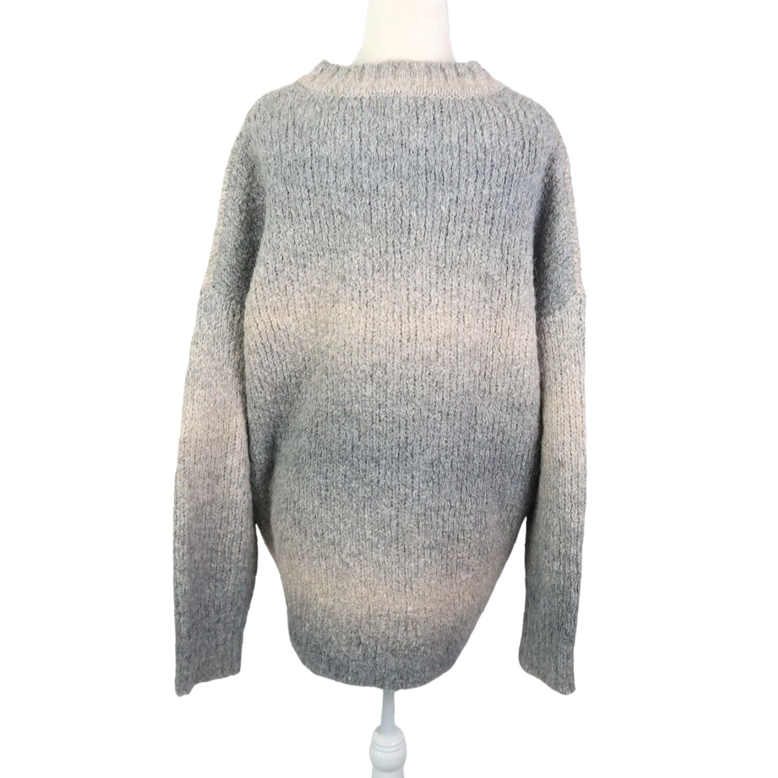 Banana Republic Banana Republica Light Heather Grey Spacedye Crewneck Alpaca Sweater M Women Long Sleeve Knit Pullover Casual Fall Winter Spring - Mens/Womens Size M / US 6-8 / IT 42-44 - 4 Thumbnail