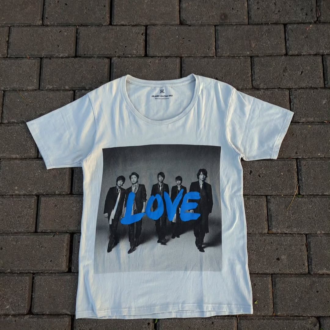Band Tees Arashi Love Tour 2013 Photo Tee Size US L / EU 52-54 / 3 - 2 Thumbnail