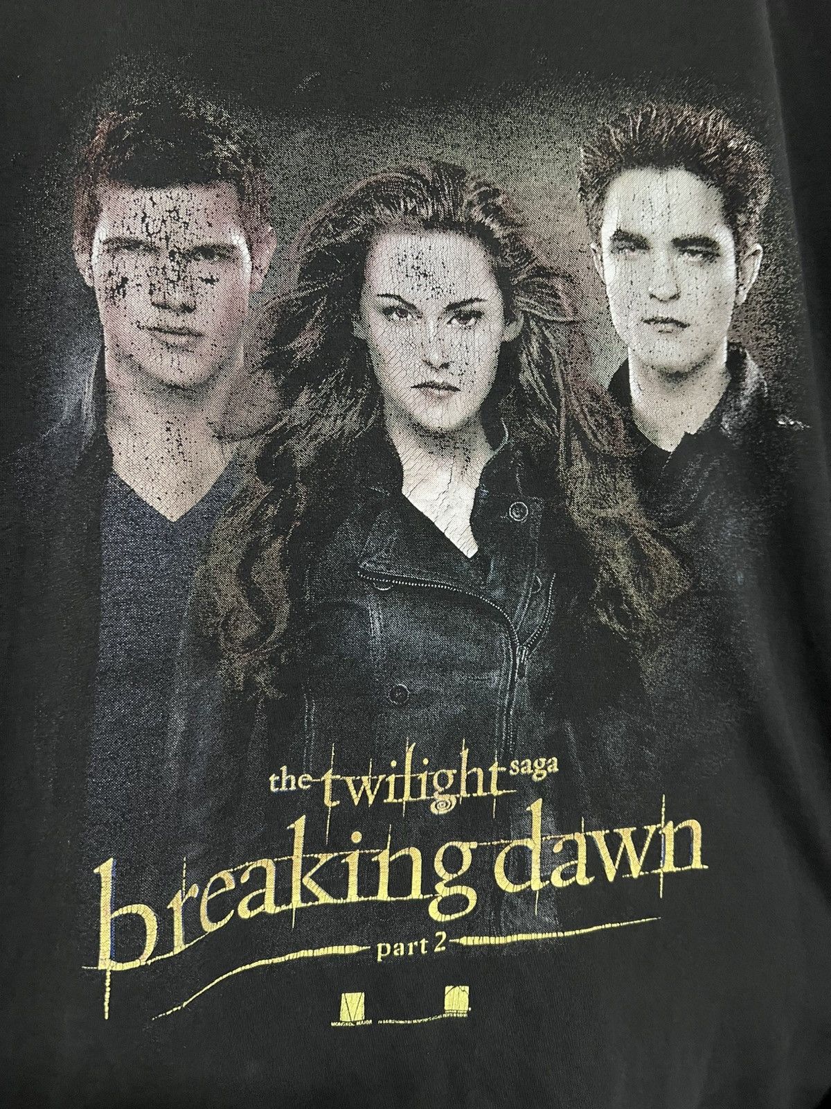 Vintage Faded the twilight breaking dawn promo t-shirt Size US M / EU 48-50 / 2 - 3 Thumbnail