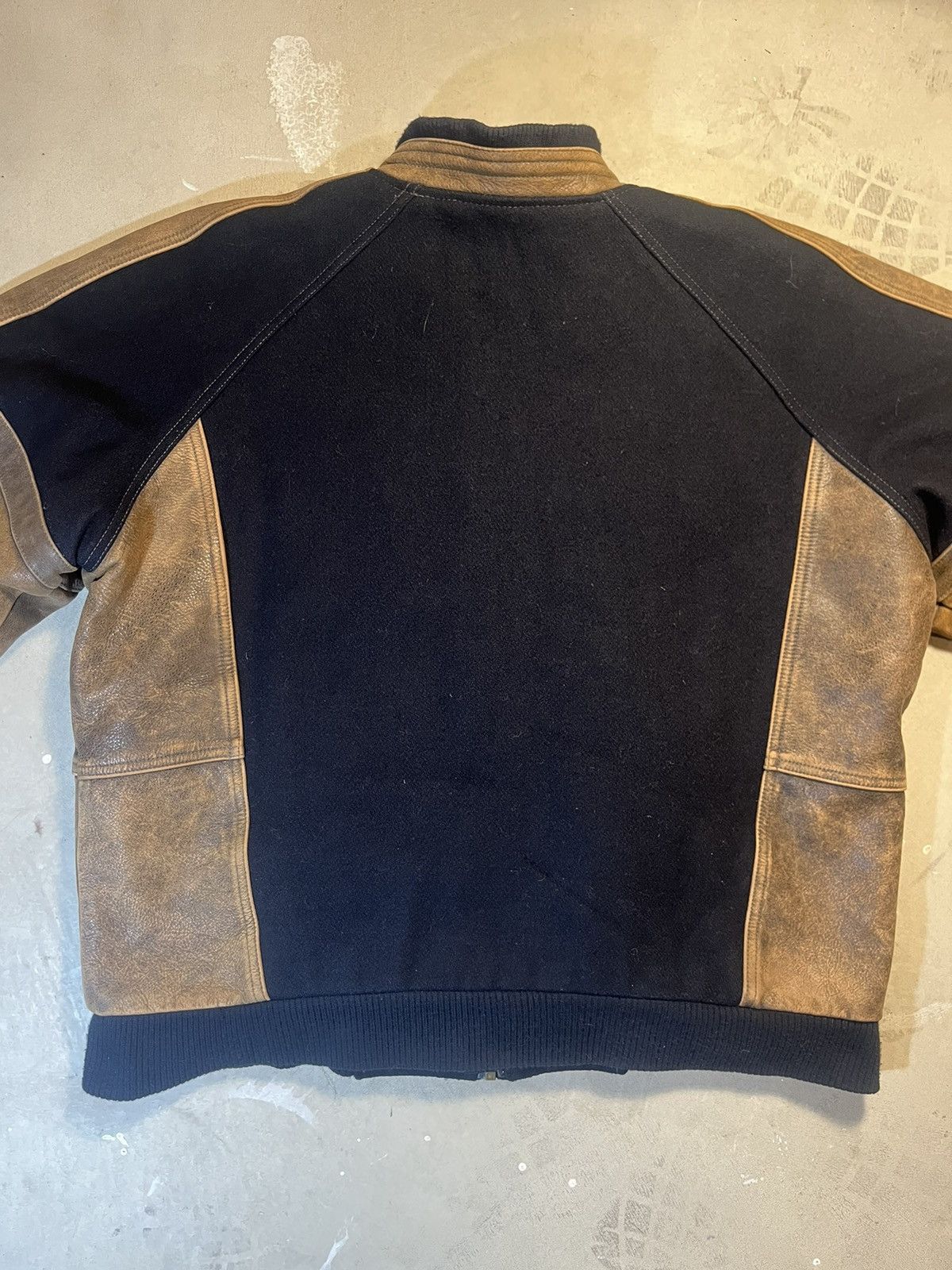 Vintage 90’s brown leather bomber Size US L / EU 52-54 / 3 - 6 Thumbnail