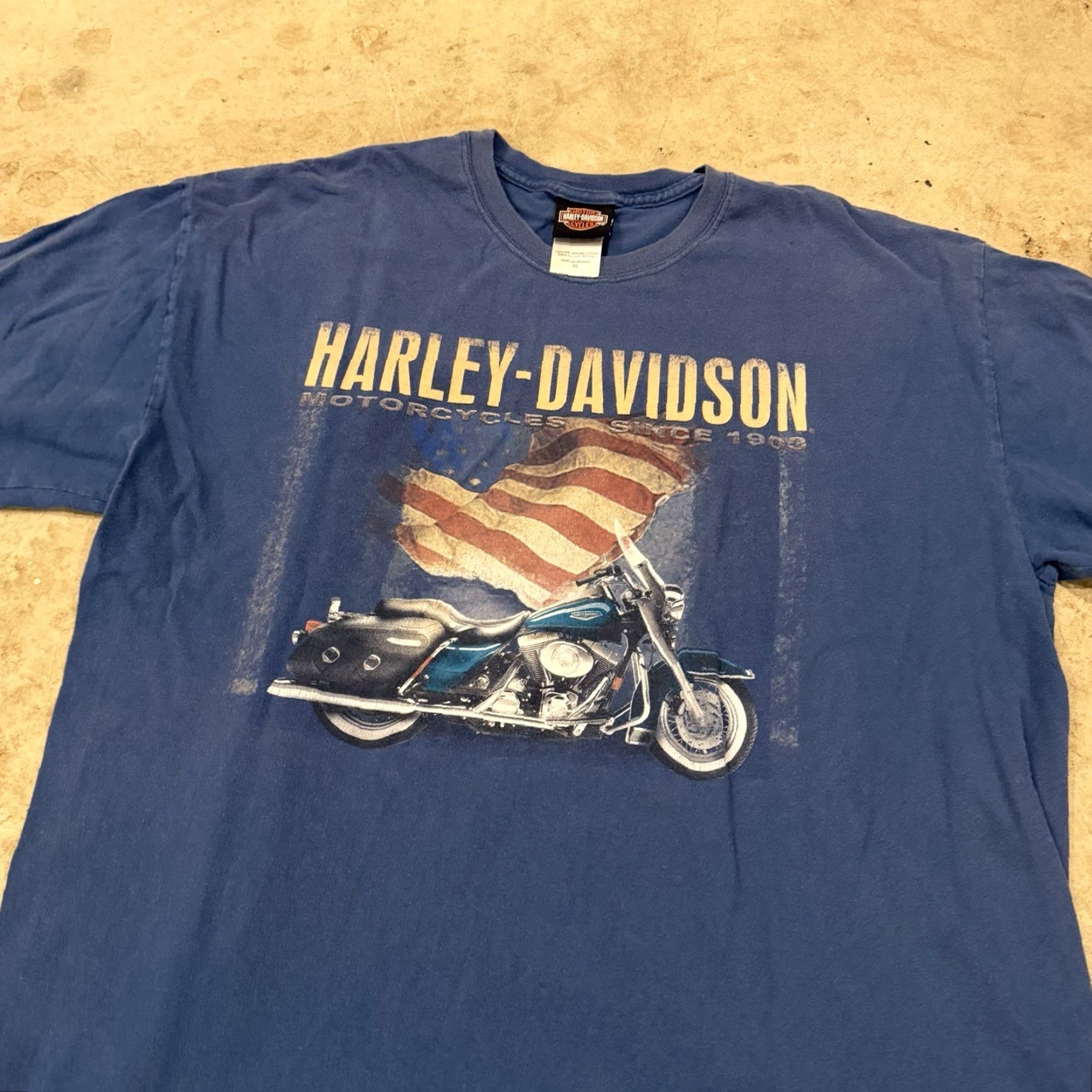 Harley Davidson VINTAGE Harley-Davidson T-Shirt XL Mens Blue Eagle USA Flag Biker Las Vegas USA Eagle Logo 70s 80s 90s Mens Size US XL / EU 56 / 4 - 4 Thumbnail