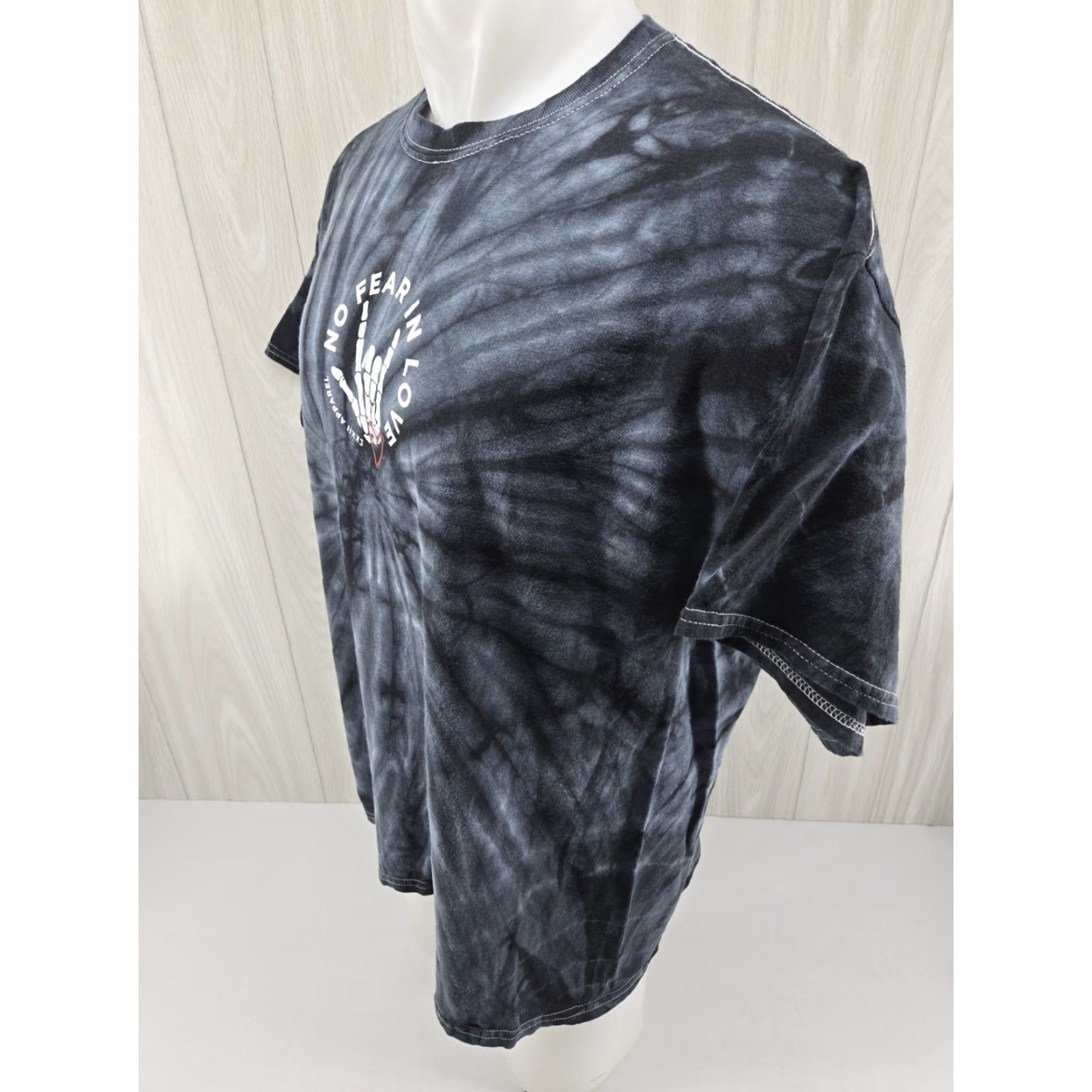 No Fear CXXII There Is No Fear in Love Perfect Love Drives Out Fear John 4:18 Tie Dye Shirt XL Multicolor Short Sleeve T-Shirt Adults Mens Size US XL / EU 56 / 4 - 6 Thumbnail