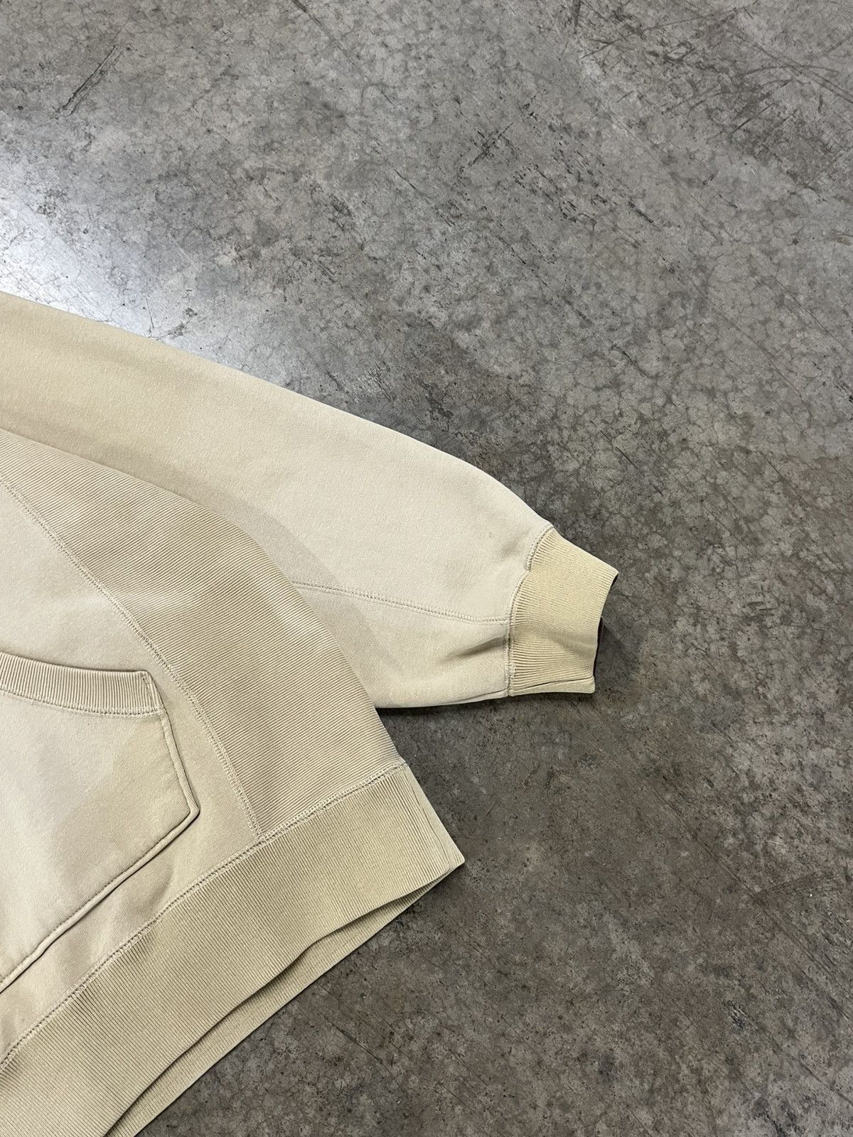 Ecko Unltd. × Vintage Ecko utld y2k sun faded boxy fit cream hoodie skater hip hop Size US M / EU 48-50 / 2 - 6 Thumbnail