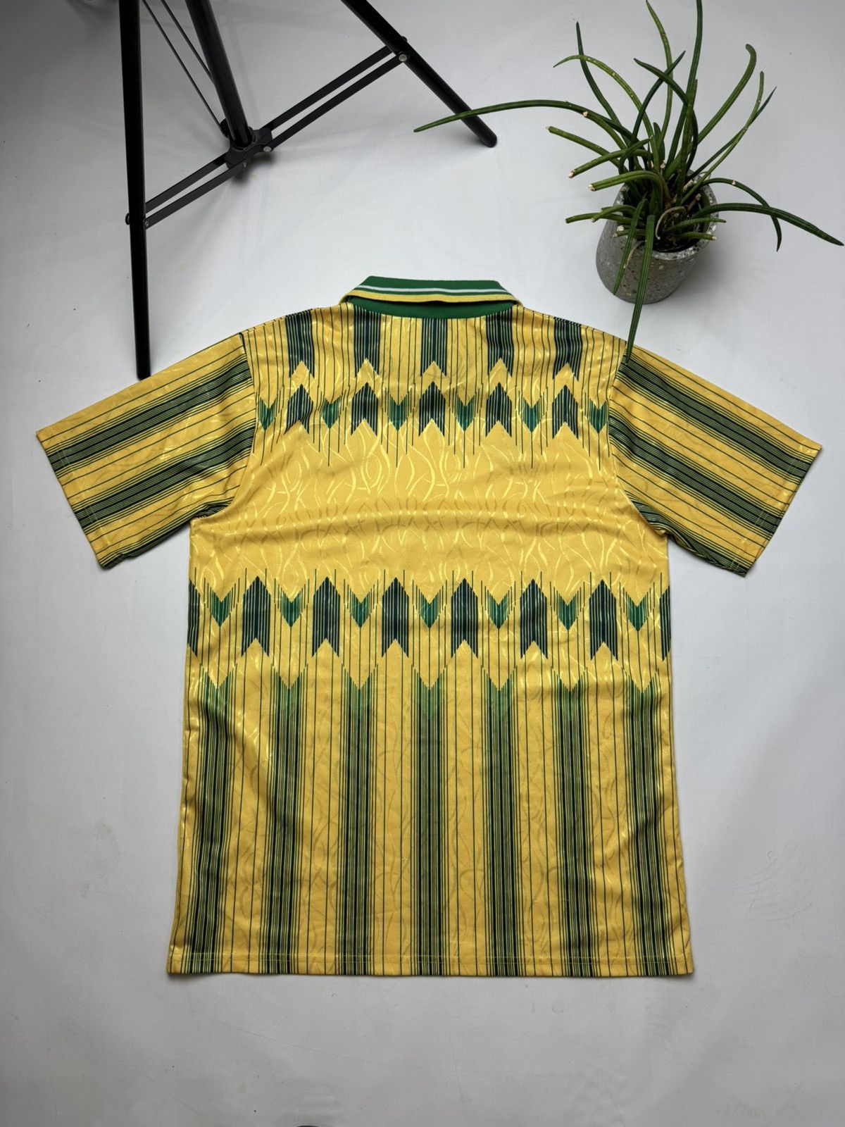 Umbro × Vintage Rare vintage soccer jersey umbro Celtic y2k (fake) Size US XL / EU 56 / 4 - 9 Thumbnail
