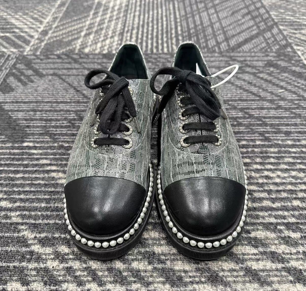 Chanel Chanel Pearl Trim Flat Shoes J42 Size US 6 / IT 36 - 2 Thumbnail
