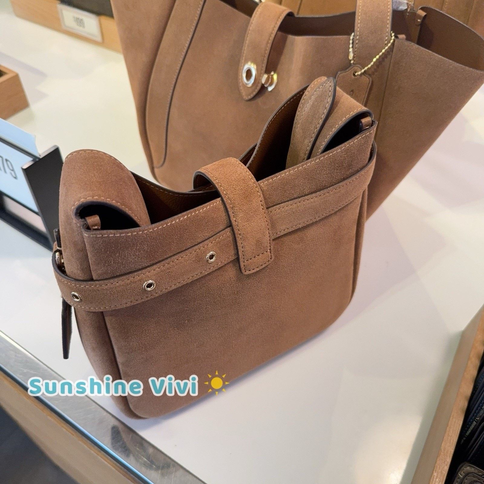 Coach NWT Coach Hadley Convertible Bag CCG43 suede/Gold/Sienna Size ONE SIZE - 4 Thumbnail