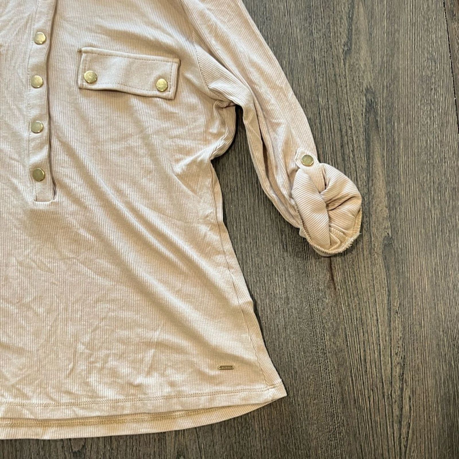 Guess NWOT Guess Light Beige Button Popover Collared Blouse L Size L / US 10 / IT 46 - 3 Thumbnail