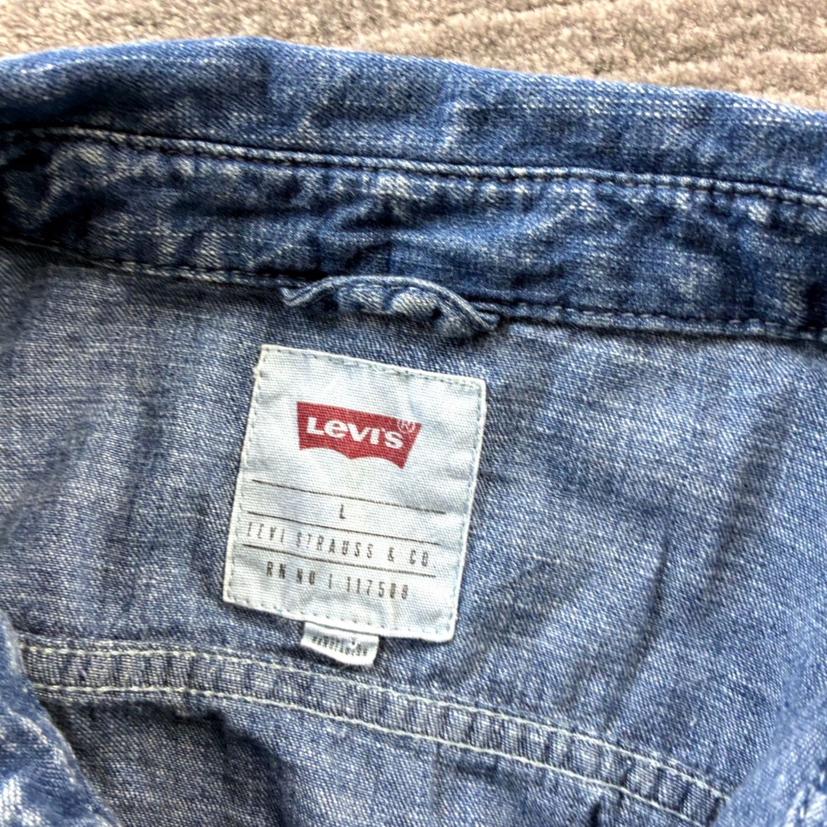 Levi's Levi's Shirt Mens Large Blue Denim Distressed Patchwork Jean Pocket Button Up Shirt Size US L / EU 52-54 / 3 - 7 Thumbnail