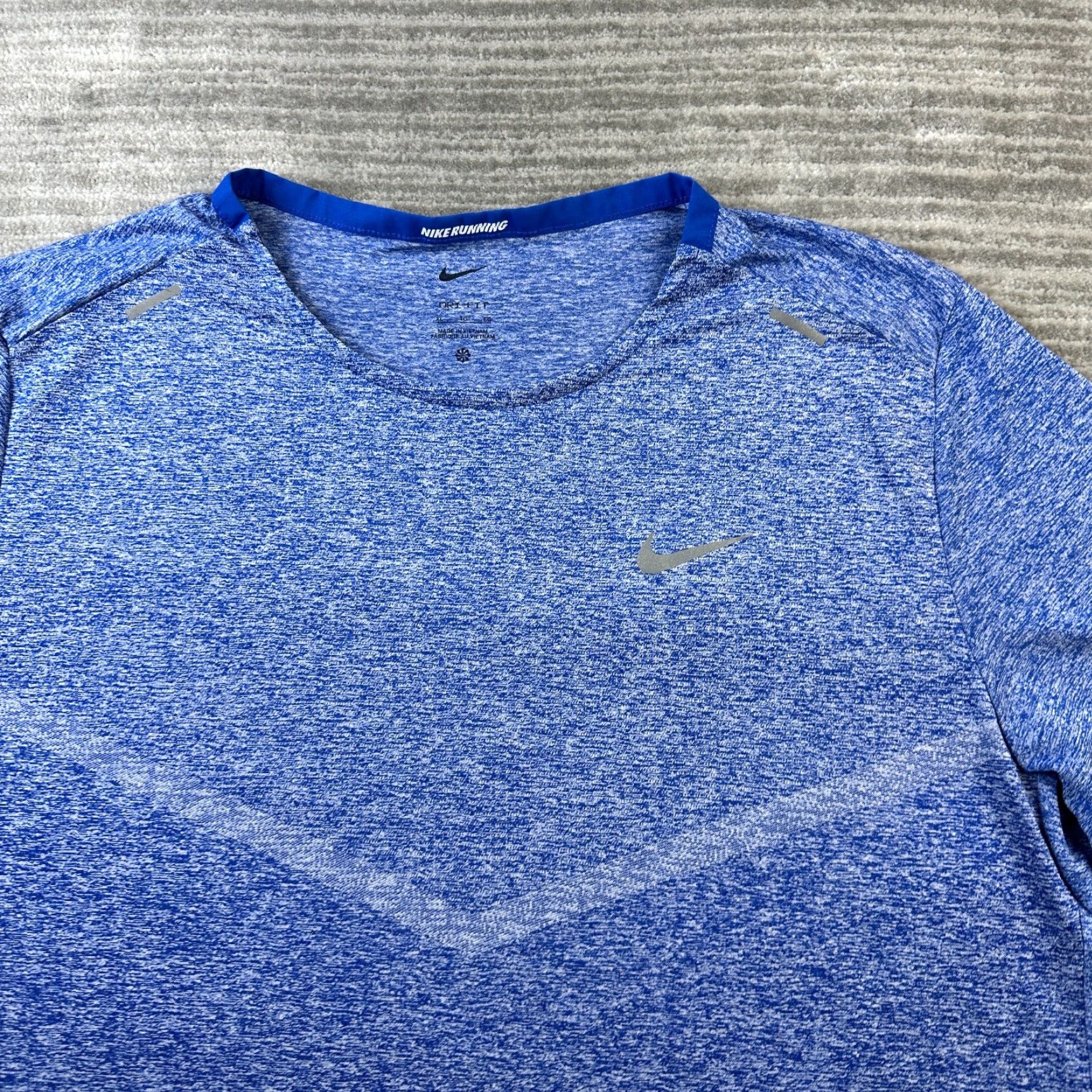 Nike Nike Shirt Mens Extra Large Blue Dri-Fit Running Marathon Gym Rise 365 Size US XL / EU 56 / 4 - 3 Thumbnail