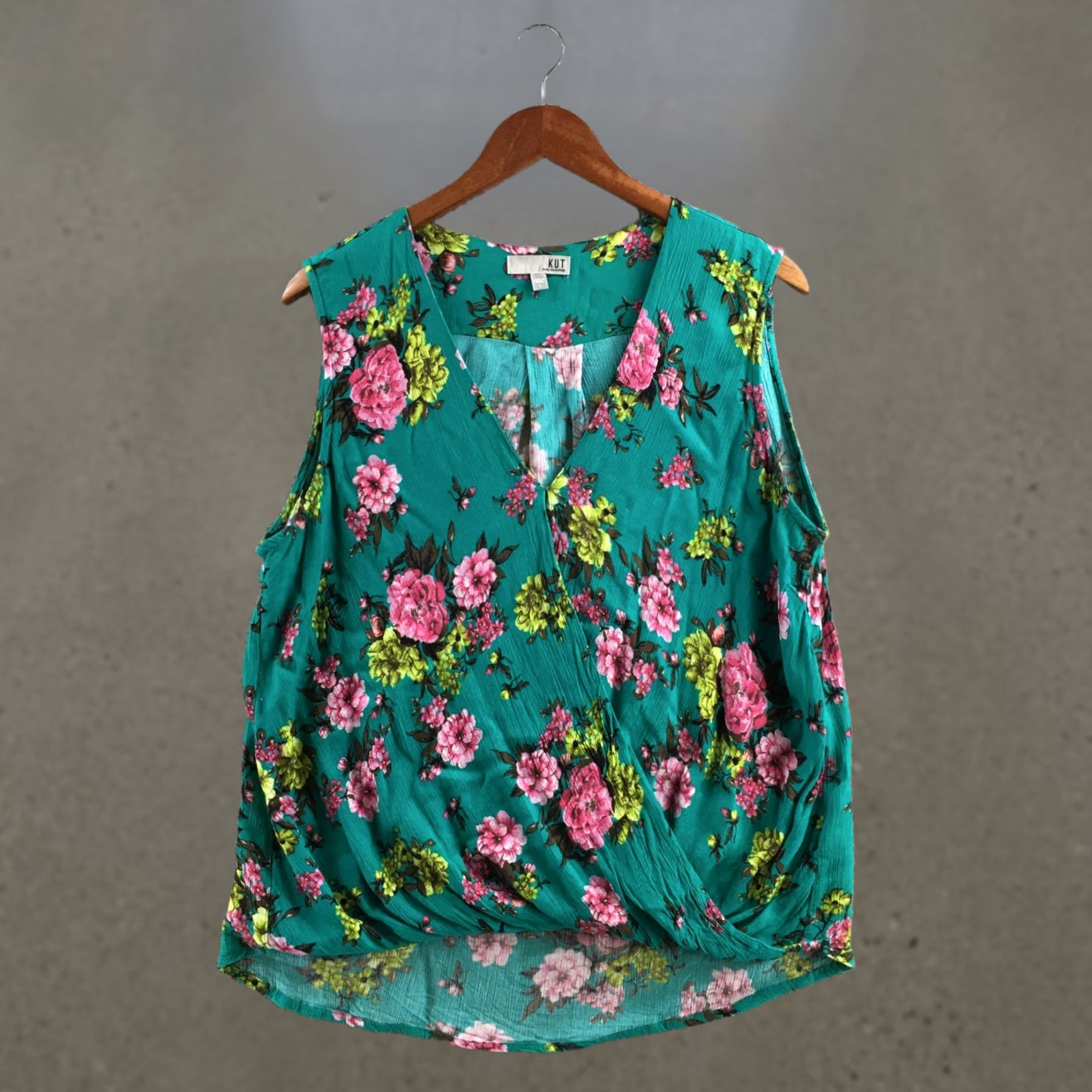 Vintage KUT from the Kloth Blouse Womens L Green Sleeveless Surplice Floral Top Rayon Shirt Size L / US 10 / IT 46 - 1 Thumbnail