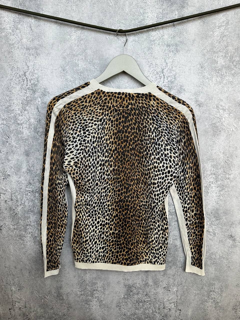 Dolce & Gabbana Dolce & Gabbana Y2k Leopard Top V-Neck Silk Sweater 2000s LS Size S / US 4 / IT 40 - 2 Thumbnail