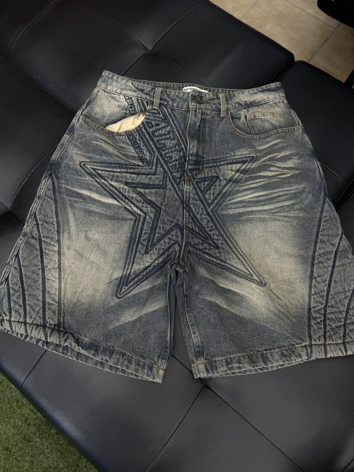 Vale Valley Vale Blue Denim Star Shorts Size 30 (NEW) Size US 30 / EU 46 - 1 Thumbnail