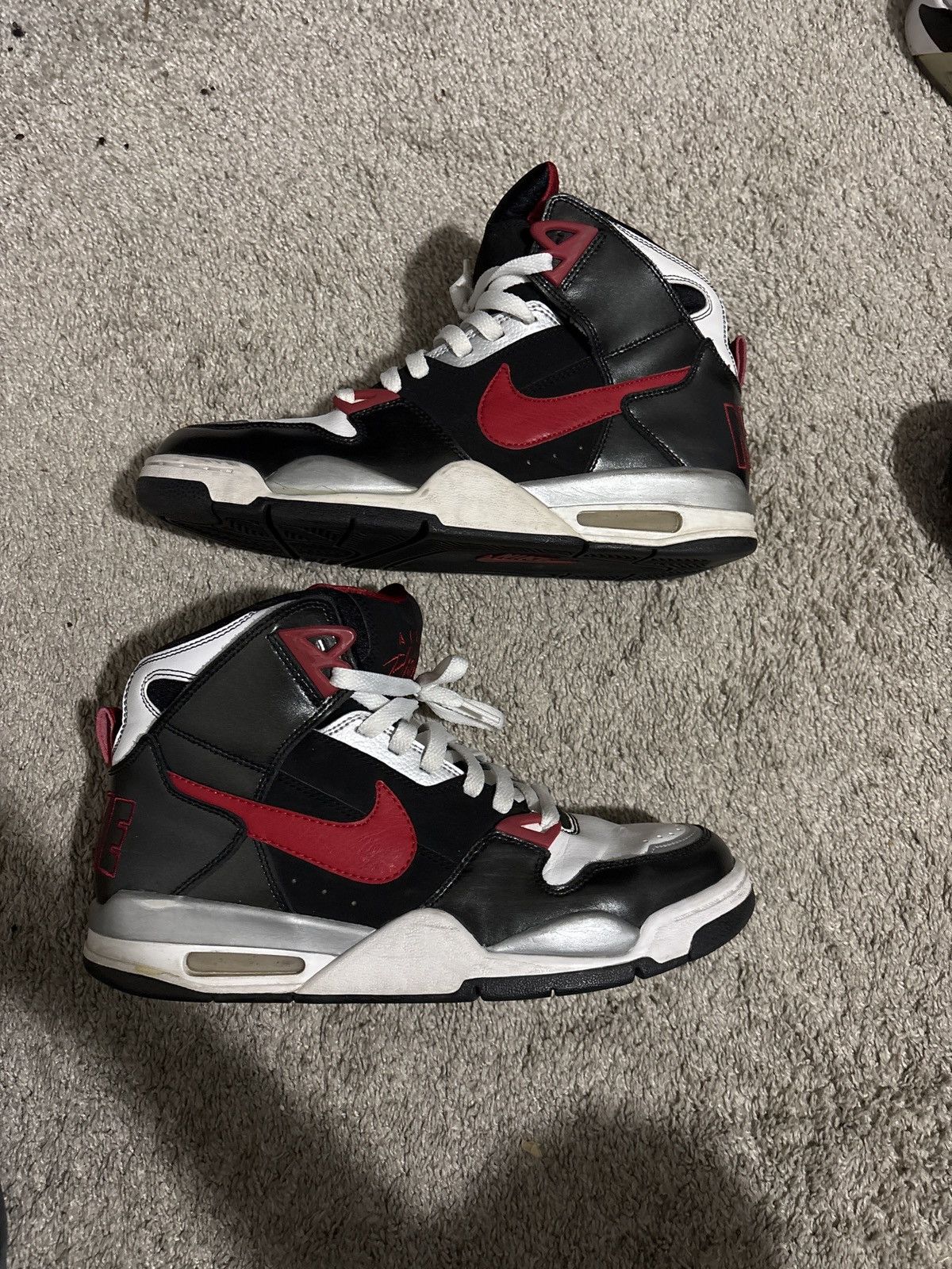 Nike black and red nike air flight Size US 10 / EU 43 - 4 Thumbnail