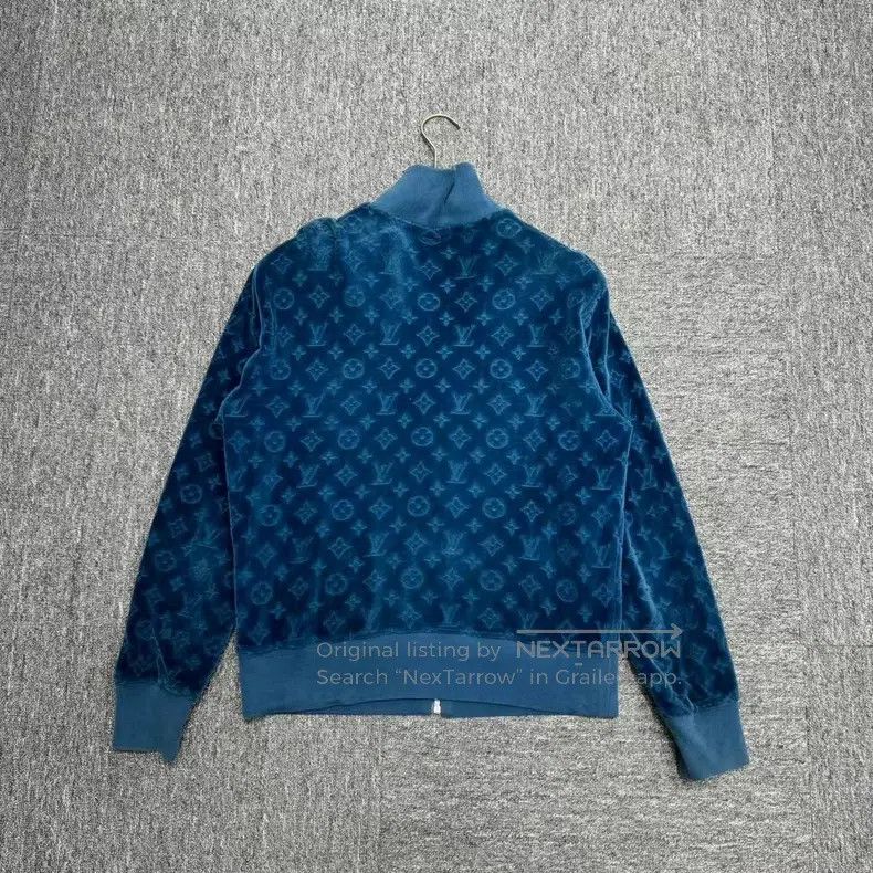 Louis Vuitton Louis Vuitton Blue printed velvet jacket Size US S / EU 44-46 / 1 - 2 Thumbnail