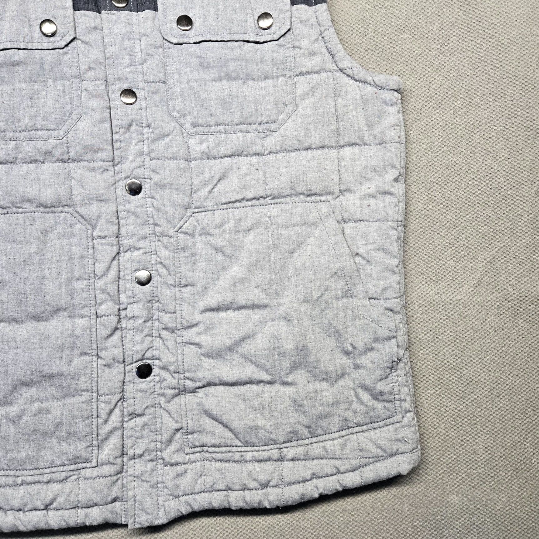 BKE BKE Vest Mens M Gray Chambray Quilted Snap Front Pockets Plaid Lined Size US M / EU 48-50 / 2 - 5 Thumbnail