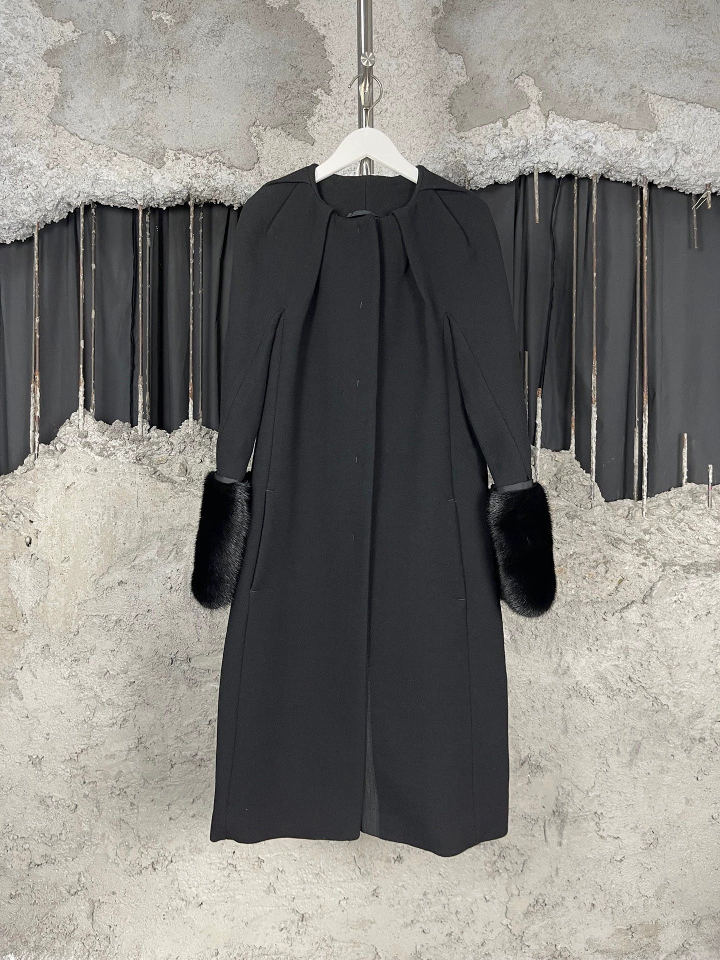 Max Mara Maxmara Artelier Fur-Sleeve Coat 40 New Size M / US 6-8 / IT 42-44 - 1 Thumbnail