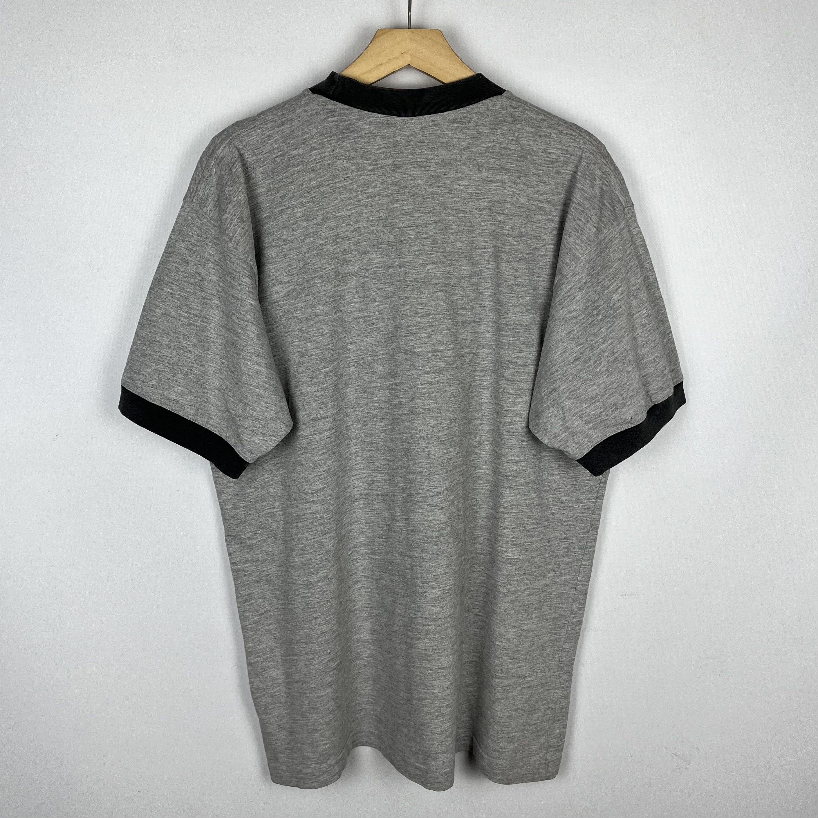 Nike Vintage Nike Embroidered Big Logo T Shirt 90’s Size US L / EU 52-54 / 3 - 17 Thumbnail