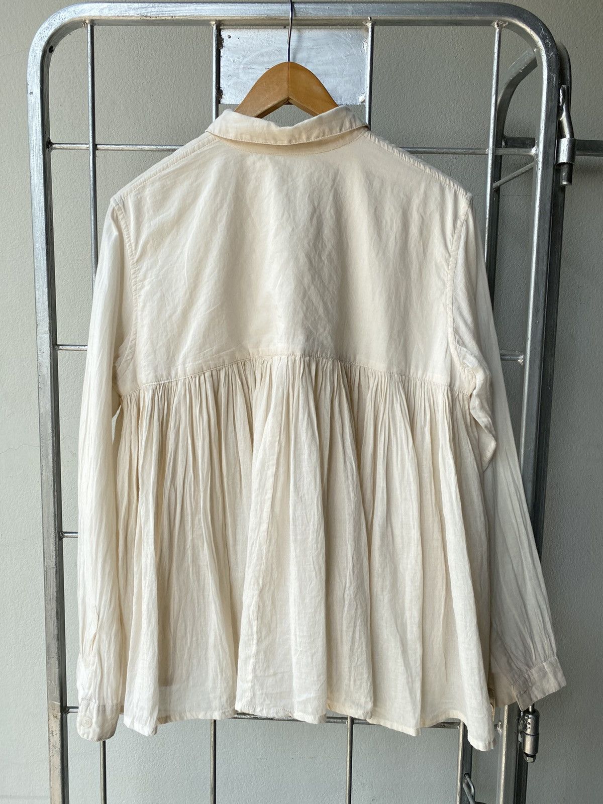 Sunao Kuwahara Sunaokuwahara Cream Victorian-Style Embroidered Blouse. Size M / US 6-8 / IT 42-44 - 14 Thumbnail