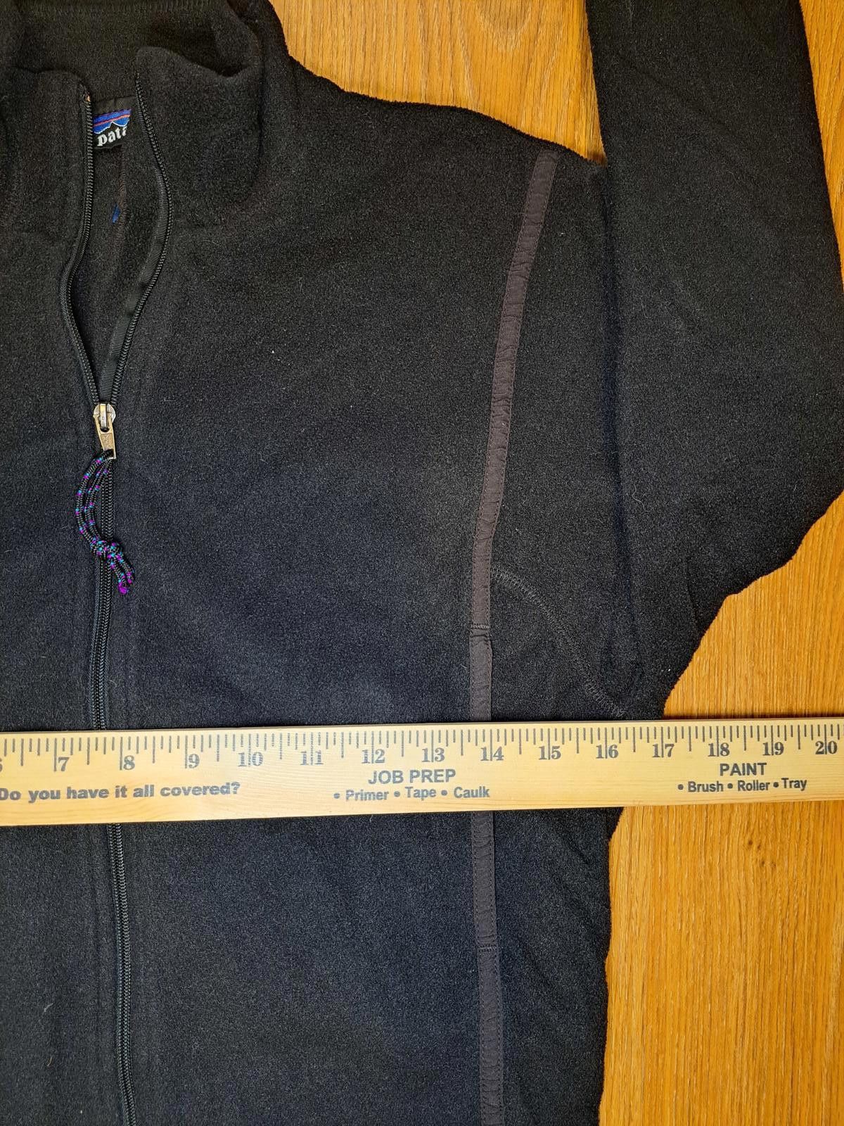 Patagonia VINTAGE Patagonia Fleece Jacket Mens Small Black Full Zip Size US S / EU 44-46 / 1 - 8 Thumbnail