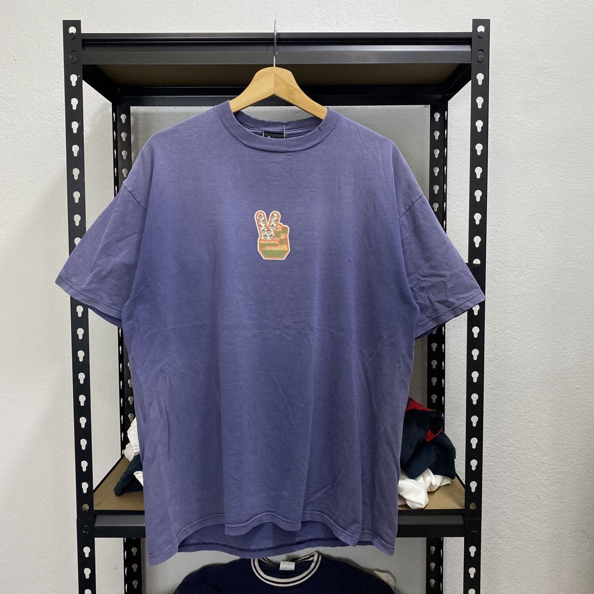 Vintage Vintage 90s Yosa Big Logo Peace Skateboarding Tshirt Size US L / EU 52-54 / 3 - 4 Thumbnail