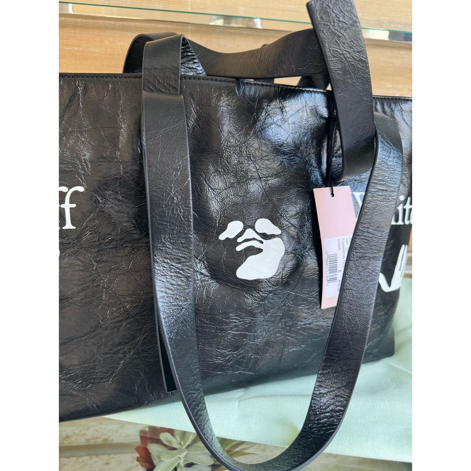o1rshd1 Size: OS / Commercial Tote Bag in Black/White