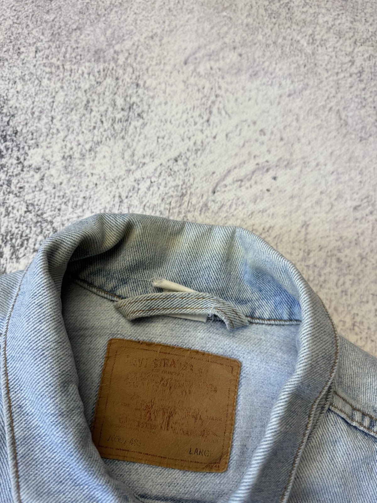 Levi's Vintage Levis Distressed Denim Jacket Made In USA Rare Y2K Size US L / EU 52-54 / 3 - 22 Thumbnail