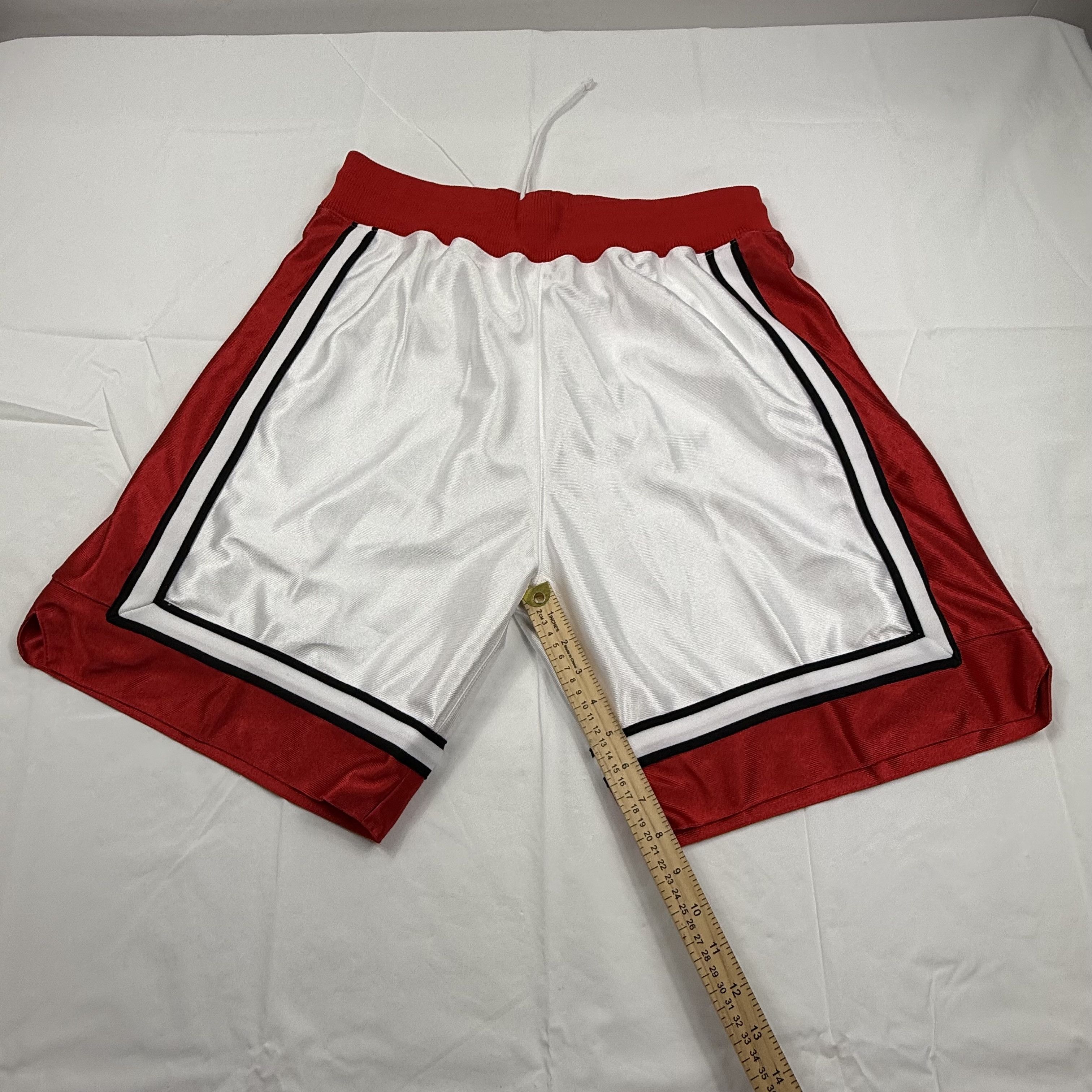 Mitchell & Ness Mitchell & Ness UNLV Runnin Rebels 1989-90 Swingman Shorts Size US 40 / EU 56 - 6 Thumbnail