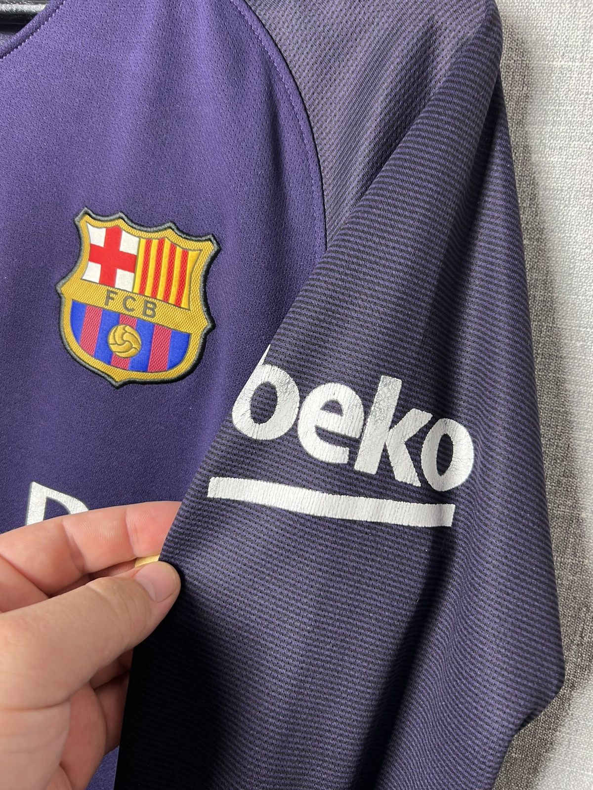 Nike #9 Suarez Barcelona Nike 2016/17 Away Long Sleeve Jersey Size US S / EU 44-46 / 1 - 15 Thumbnail