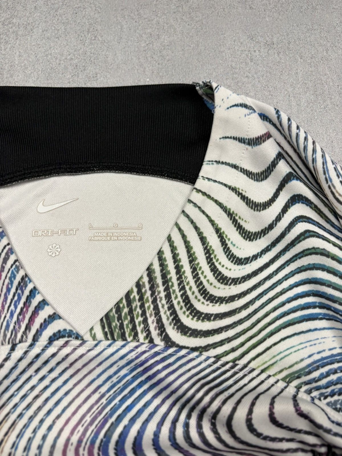 Nike Nike Liverpool 2022/23 Away Soccer Jersey Kit Psychedelic L Size US L / EU 52-54 / 3 - 9 Thumbnail