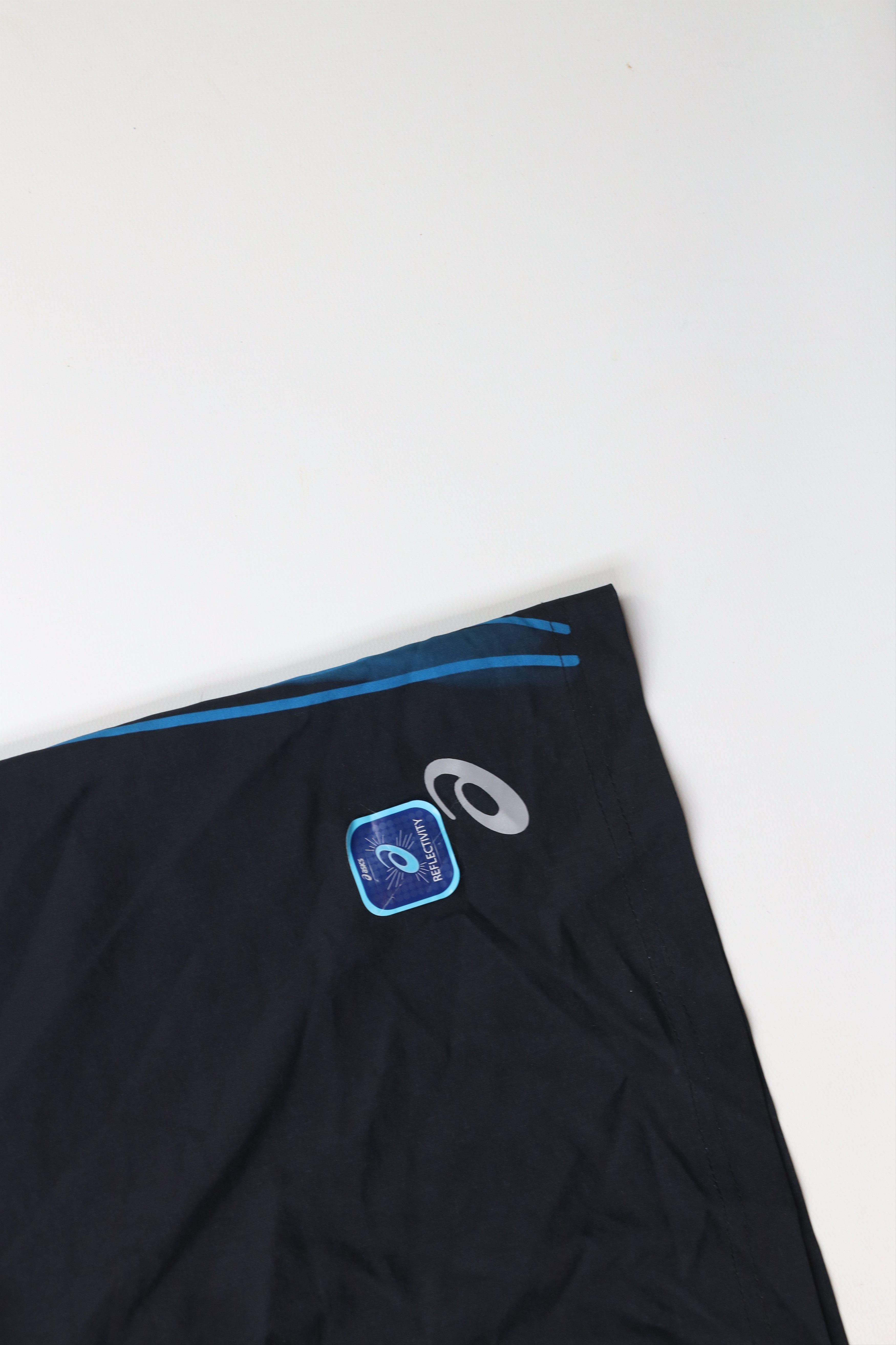 Asics × Vintage Deadstock Vintage Asics Out Reflective Lined Running Shorts Size US 34 / EU 50 - 5 Thumbnail