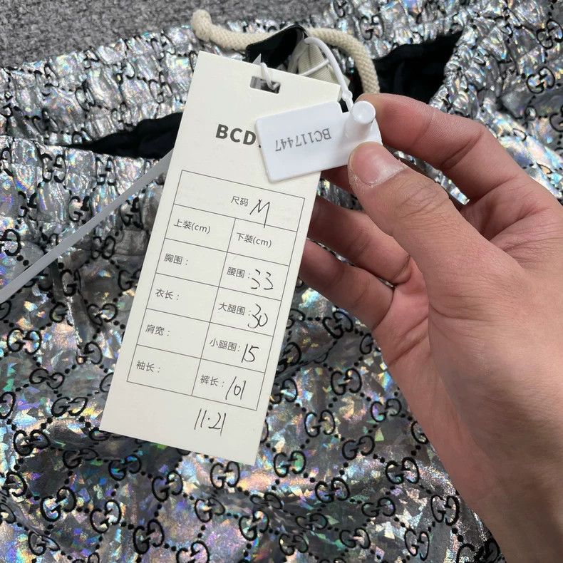Gucci Gucci Size M Dazzling full-print double G old-fashioned sc Size US 32 / EU 48 - 7 Thumbnail