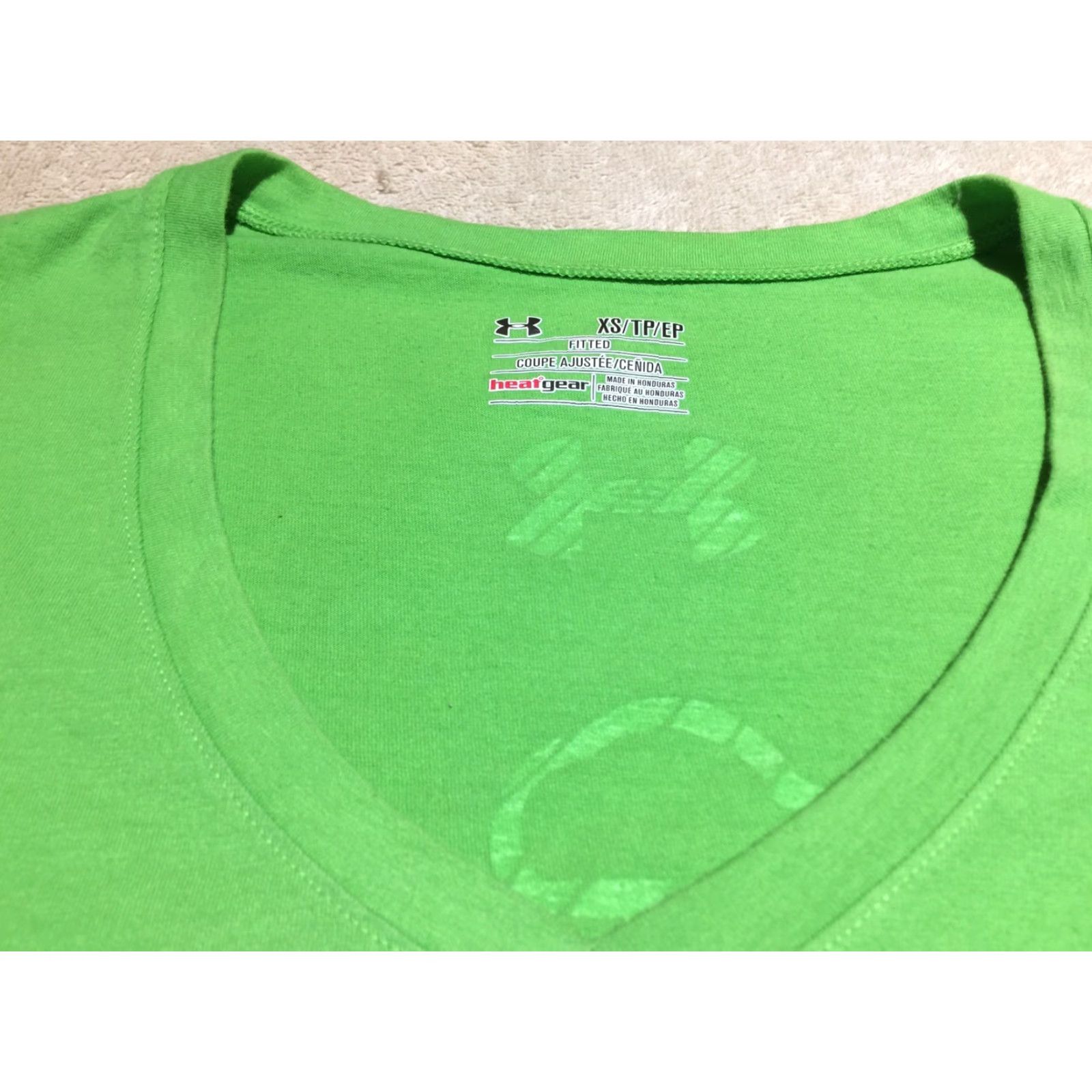 Under Armour Under Armour Women's Brave The Run V Neck T Shirt XS Green Under Armour T Shirt Womens Size XS / US 0-2 / IT 36-38 - 3 Thumbnail