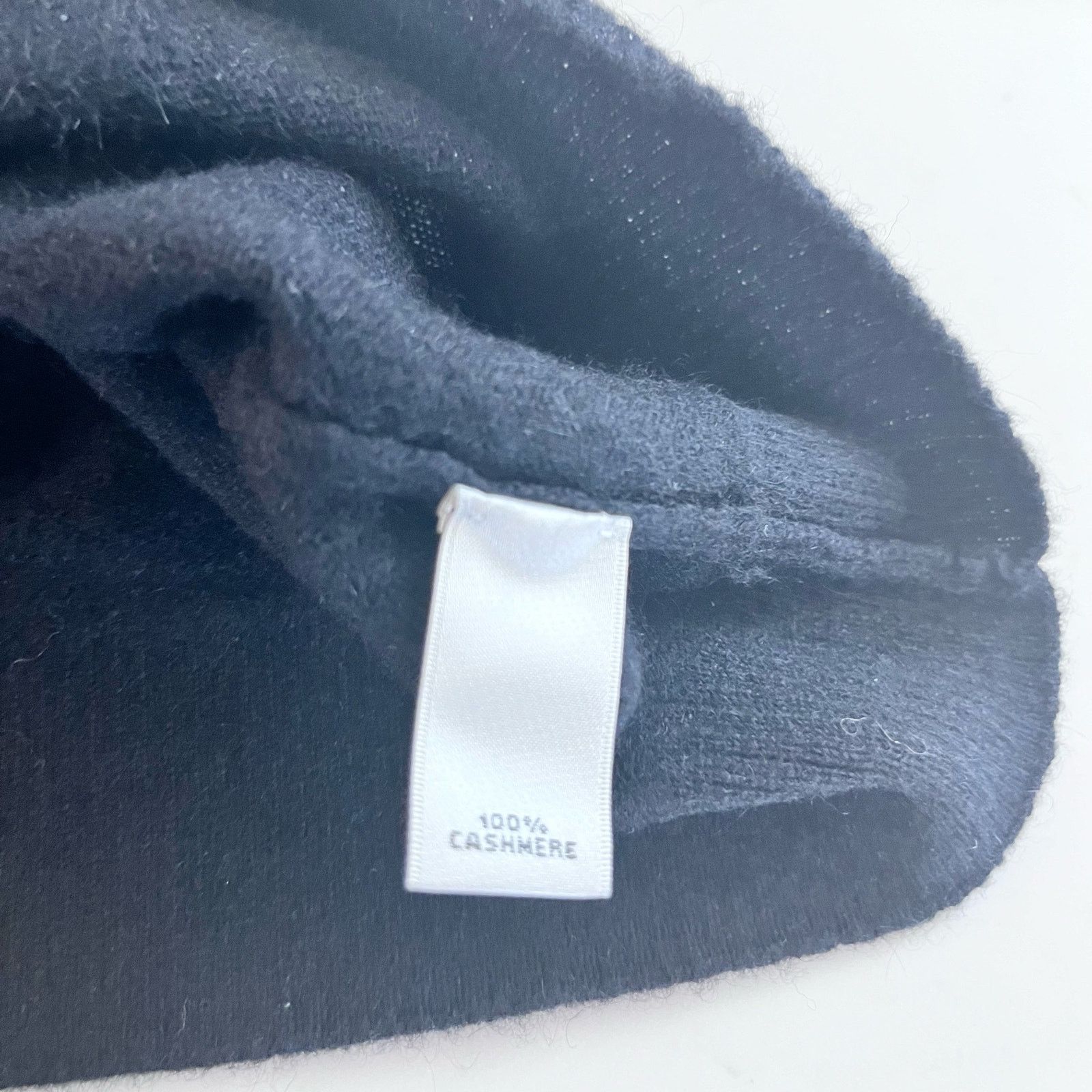 Neiman Marcus Neiman Marcus Cashmere Black Embellished Collar Sweater Size S / US 4 / IT 40 - 8 Thumbnail