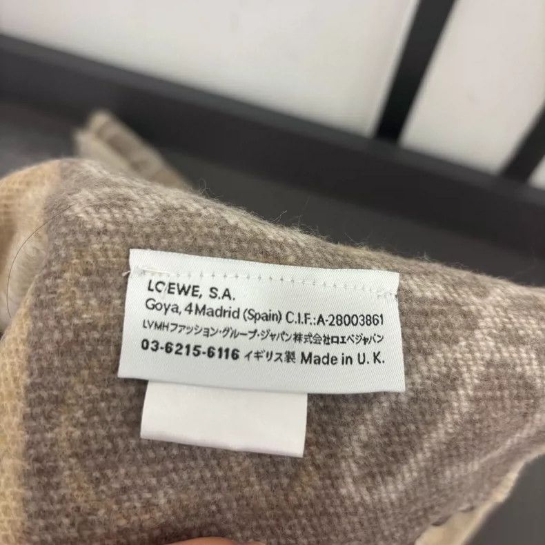 Loewe LOEWE Classic Anagran logo wool scarf in milk tea color ch Size ONE SIZE - 2 Thumbnail