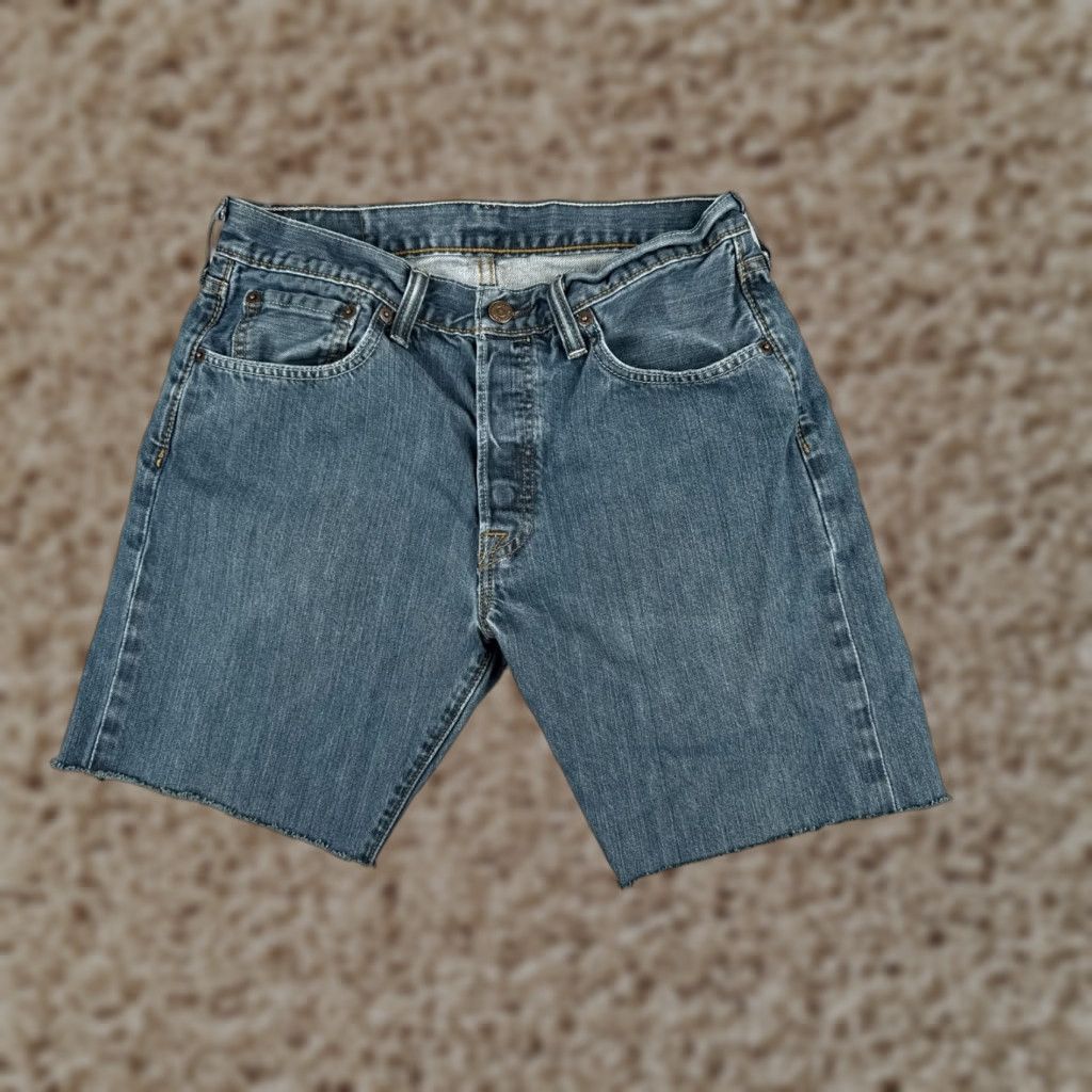 Levi's Levi's Women's Shorts 28 Denim Mid Rise Cut-Off Cotton Blend Casual Summer 90s Style Blue Womens Size 28" / US 6 / IT 42 - 1 Thumbnail