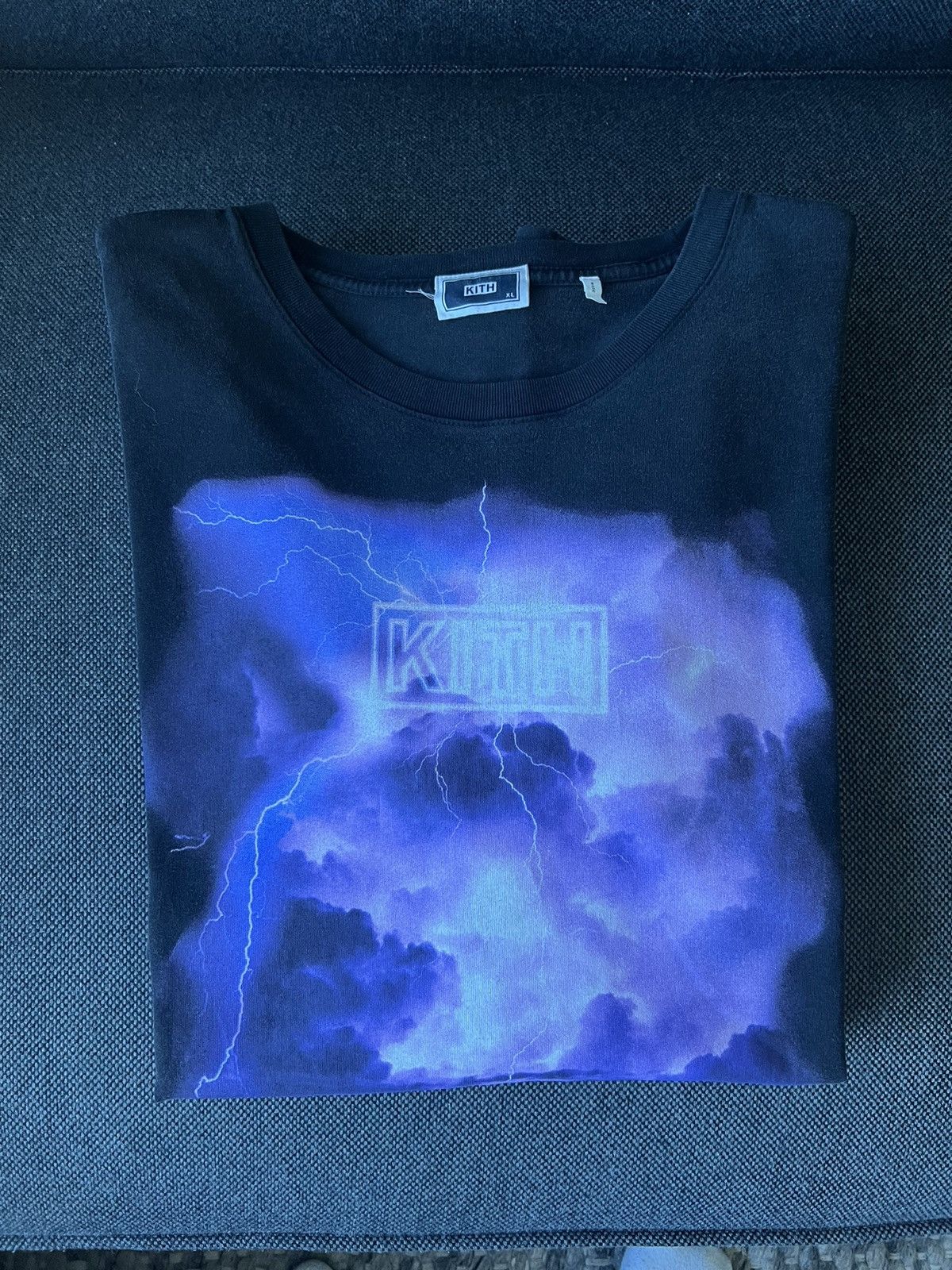 Kith mens XL graphic tee Lightning