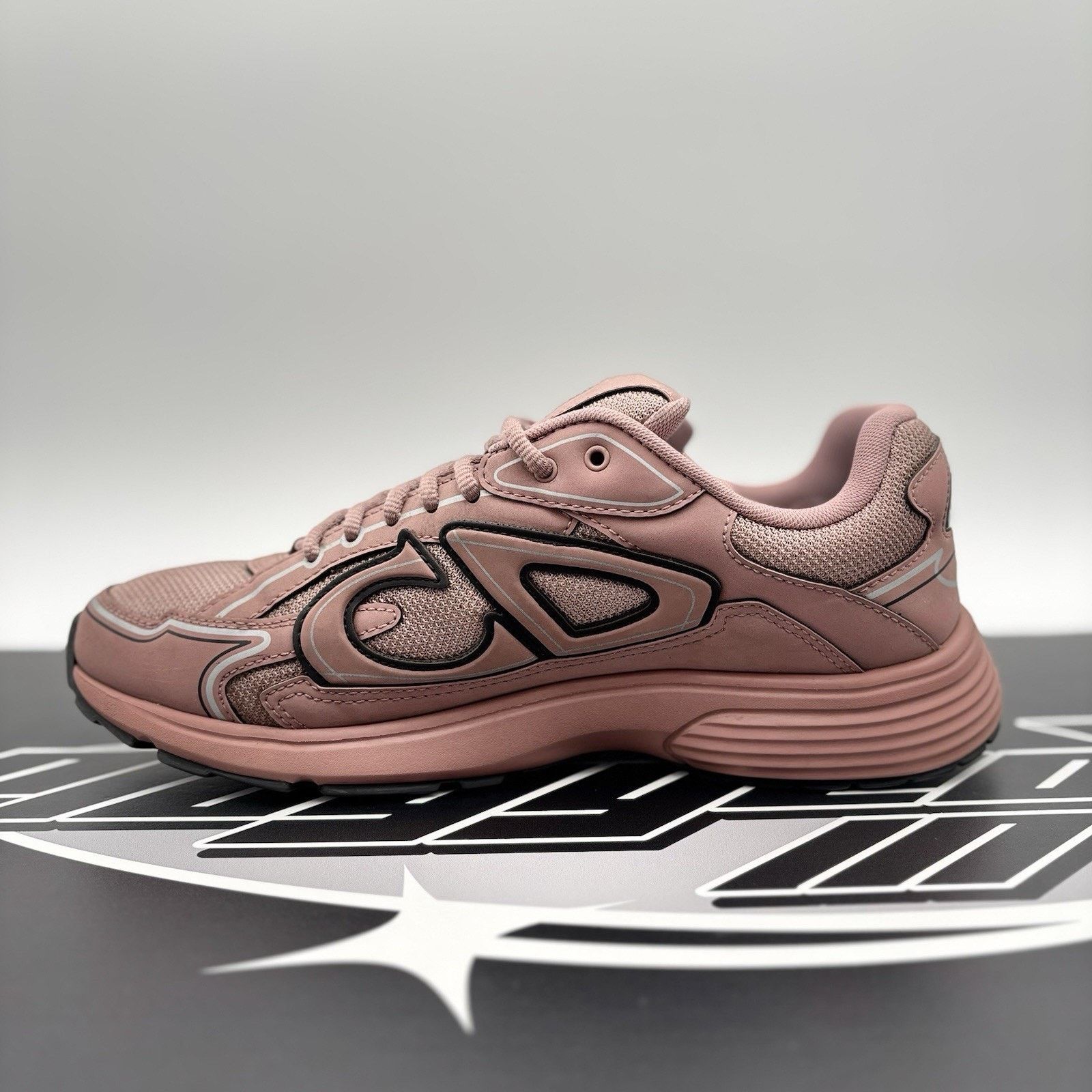 Dior Dior B30 Reflective Sneaker ' Rust Pink ' | GOOD CONDITION! Size US 11 / EU 44 - 4 Thumbnail