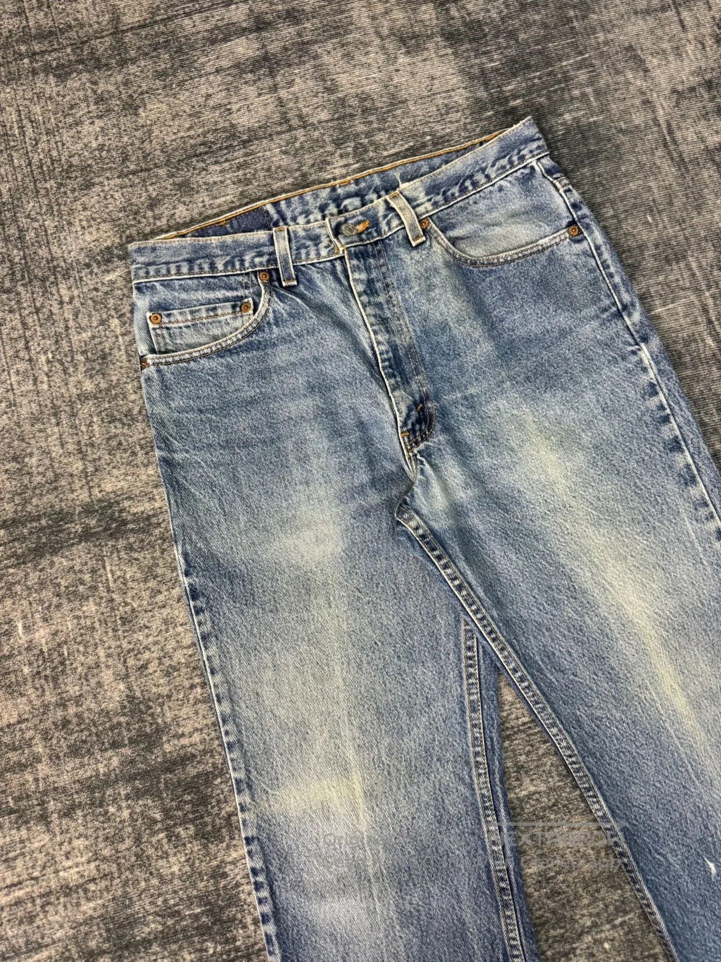 Vintage Vintage Levi's 517 90s American Jeans. Size US 33 - 2 Thumbnail