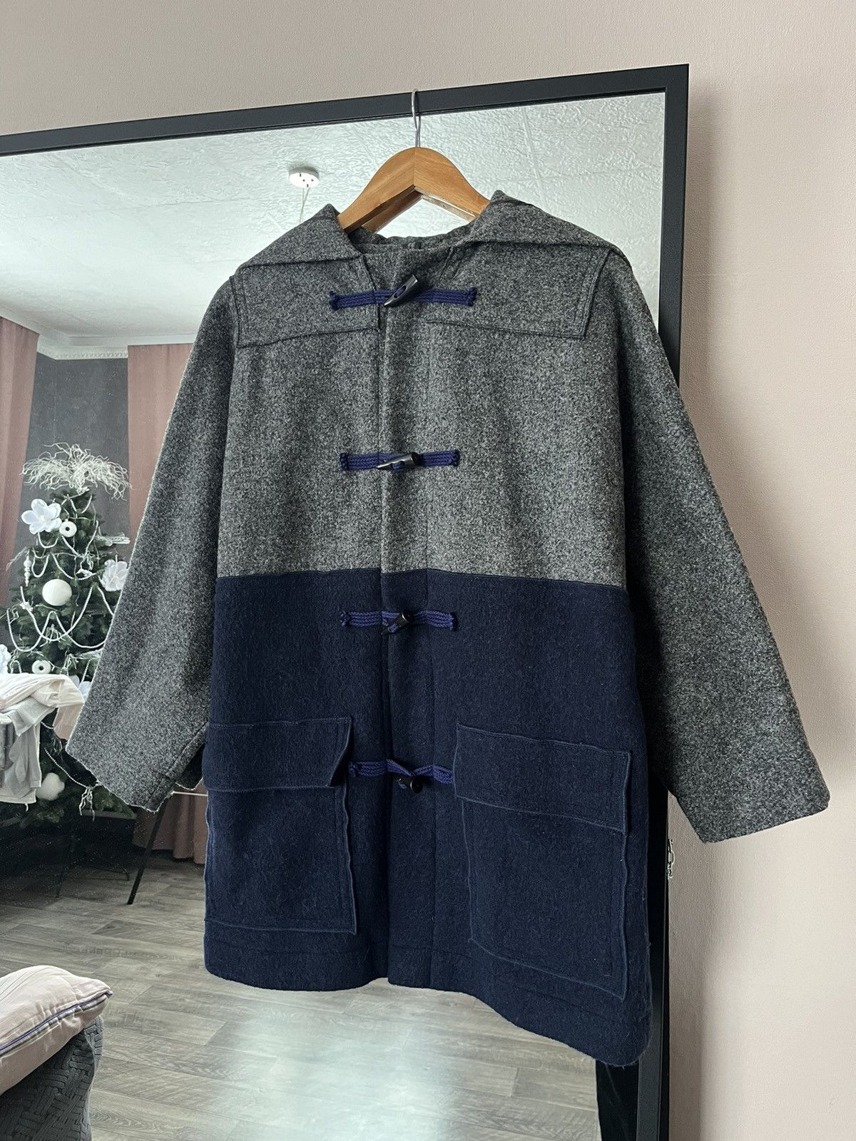 Cacharel Cacharel Virgin Wool Duffle Coat Navy/Grat Hooded Size US 6 Size M / US 6-8 / IT 42-44 - 2 Thumbnail