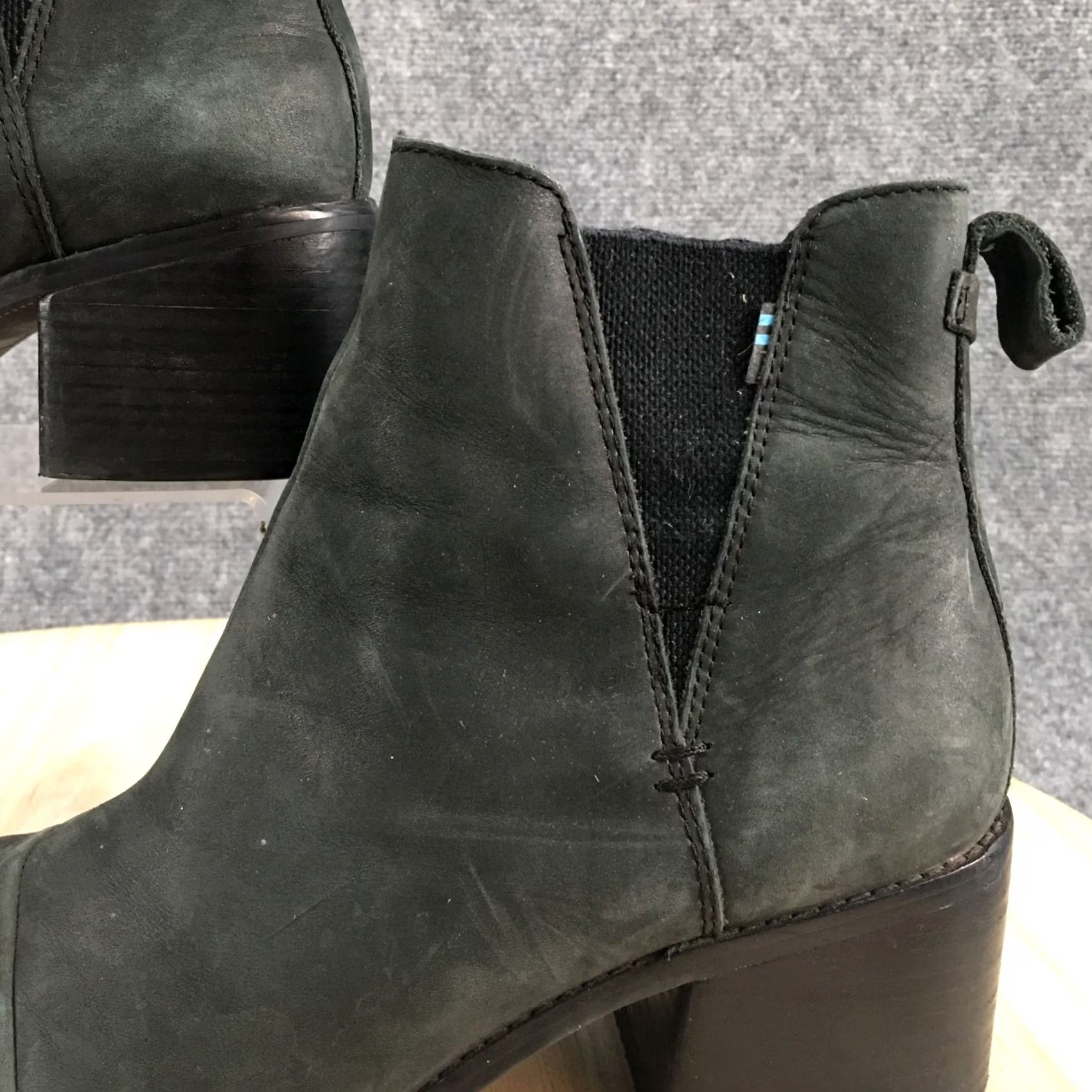 Toms TOMS Esme Boots Womens 8.5 Black Leather Chelsea Ankle Bootie Comfort Cushioned Flat Heel Mid-Block Str Bootie - Casual Shoes Womens Size US 9 / IT 39 - 3 Thumbnail