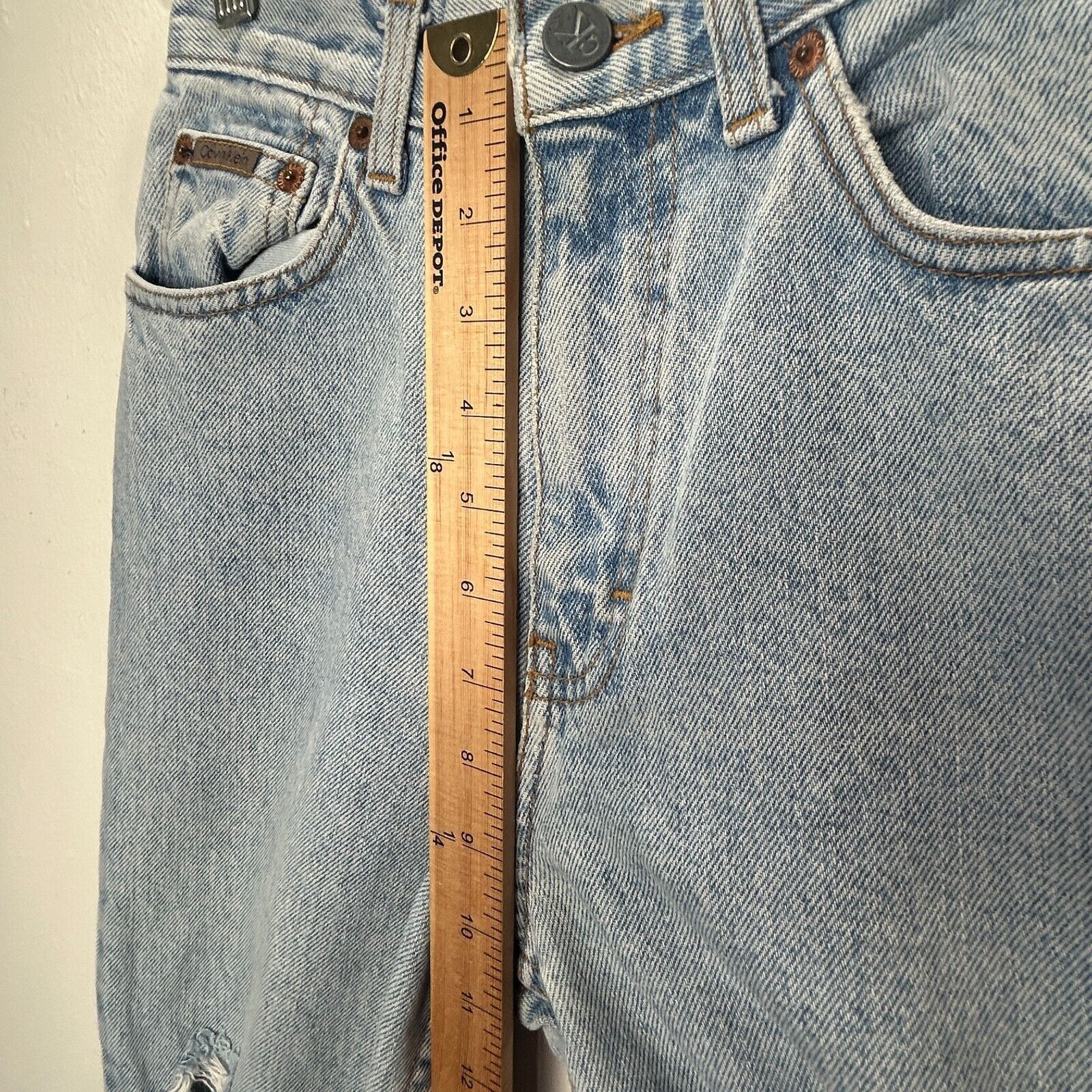 Calvin Klein Calvin Klein Light Wash Distressed Cuffed High-Rise Jeans 4 Size 27" / US 4 / IT 40 - 10 Thumbnail