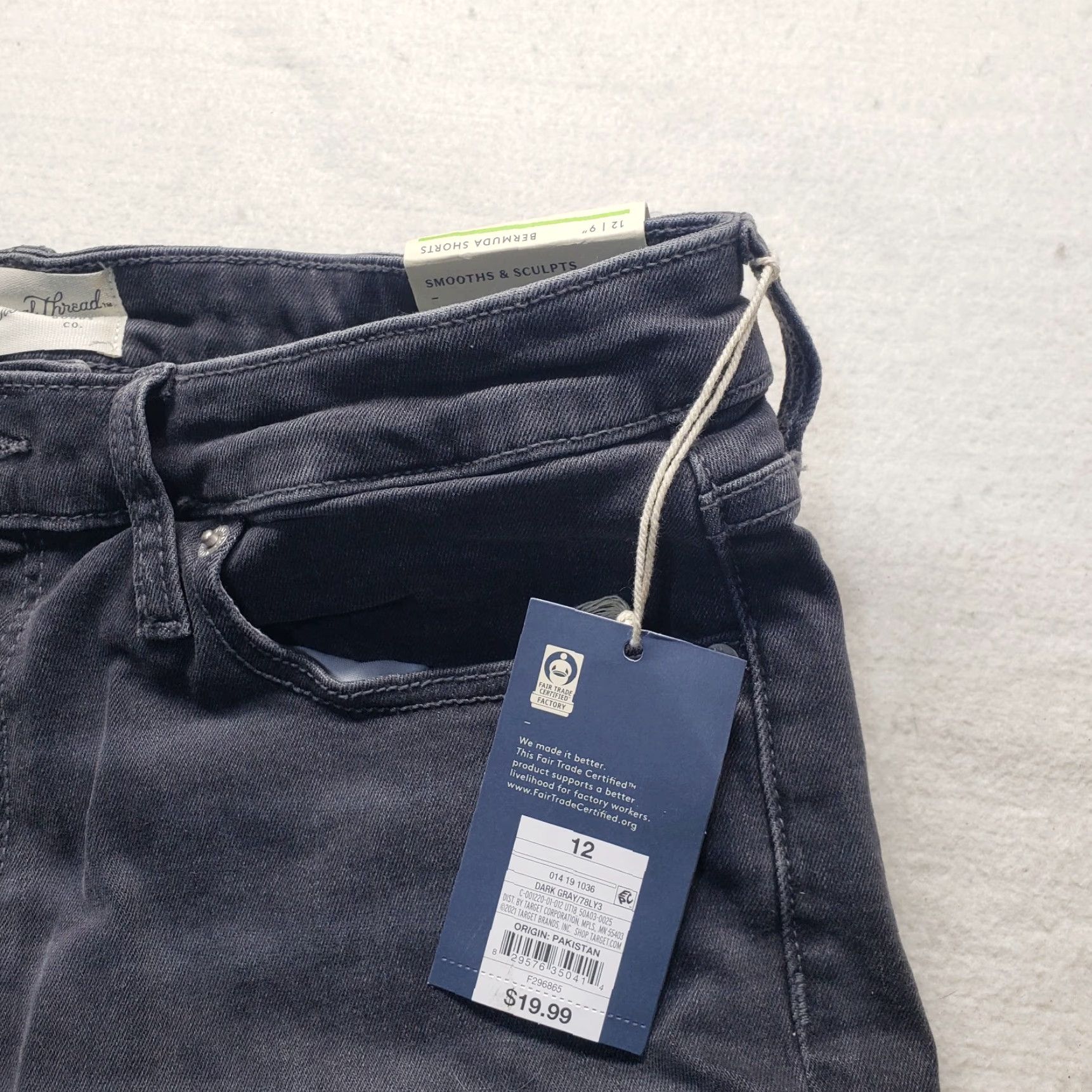 Vintage NEW Universal Thread Bermuda Shorts Women's 12/31R 5-Pocket High Rise Cotton Blend Denim Blue 12 Regular Womens Bermuda Shorts Size 34" / US 12 / IT 48 - 3 Thumbnail